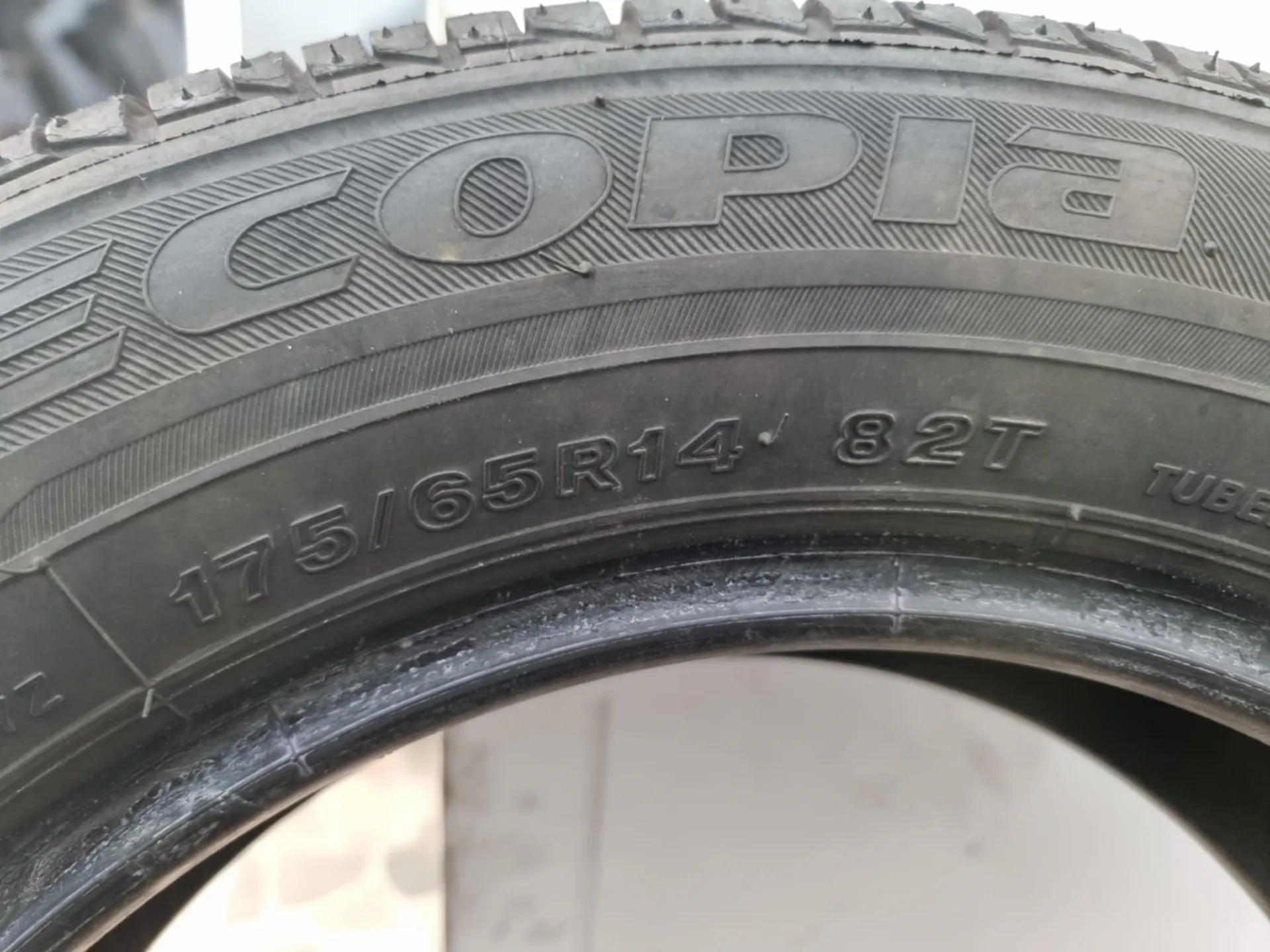 4бр летни гуми 175/65/14 BRIDGESTONE L02180 6