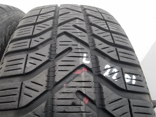 2бр зимни гуми 185/60/15 PIRELLI L02201 1