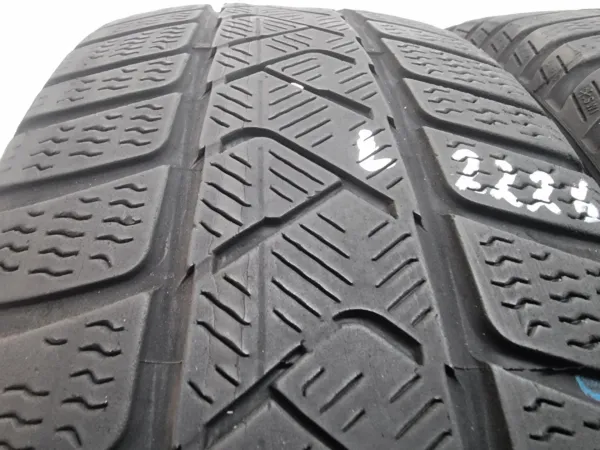 4бр зимни гуми 205/60/16 PIRELLI L02226  1