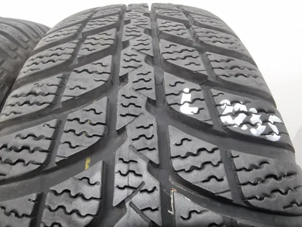 2бр зимни гуми 175/65/14 KUMHO L02235  1