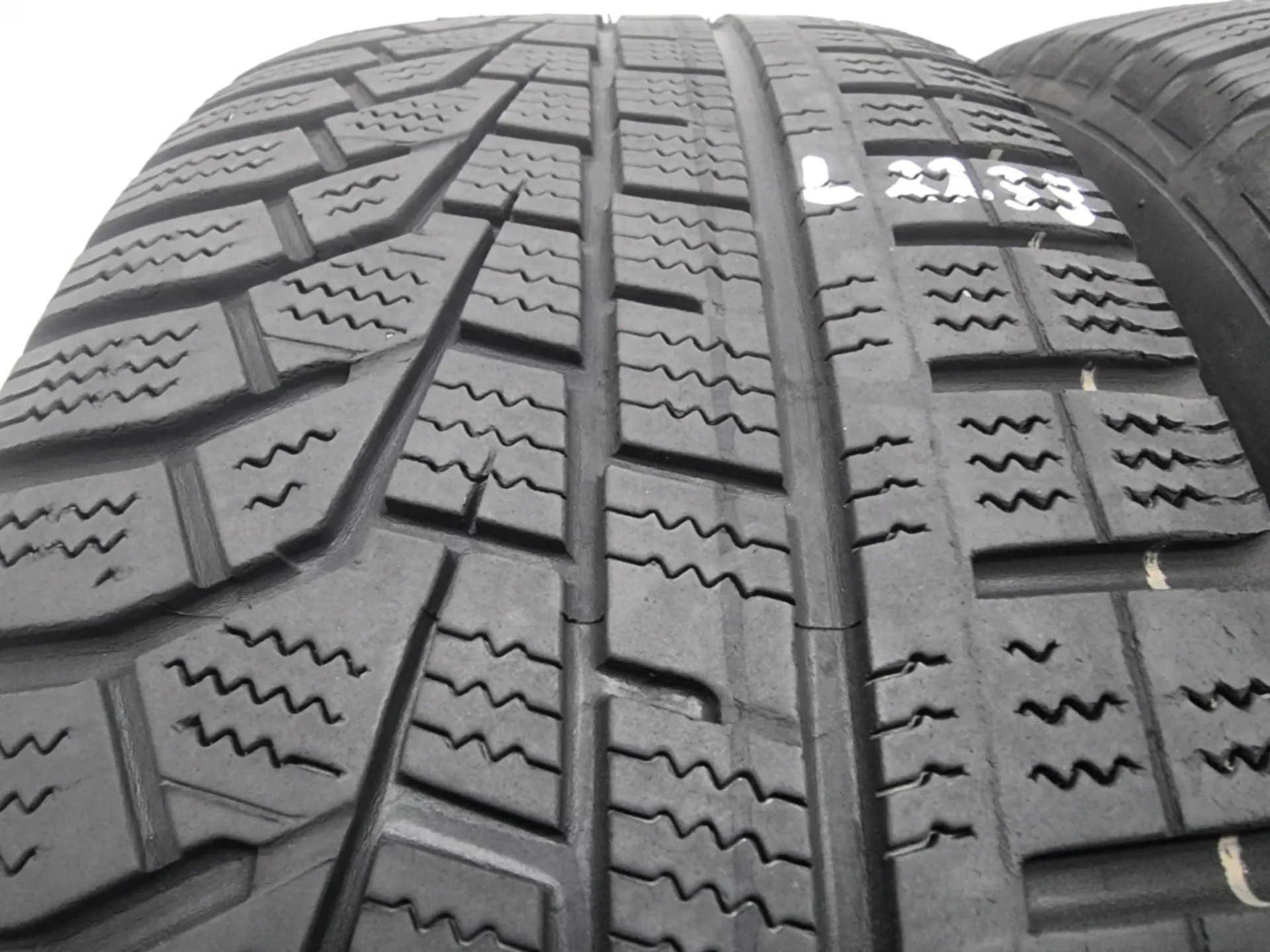 2бр зимни гуми 185/65/15 HANKOOK L02238 1