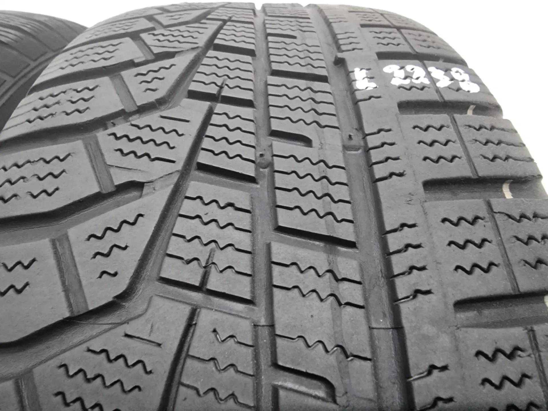 2бр зимни гуми 185/65/15 HANKOOK L02238 2