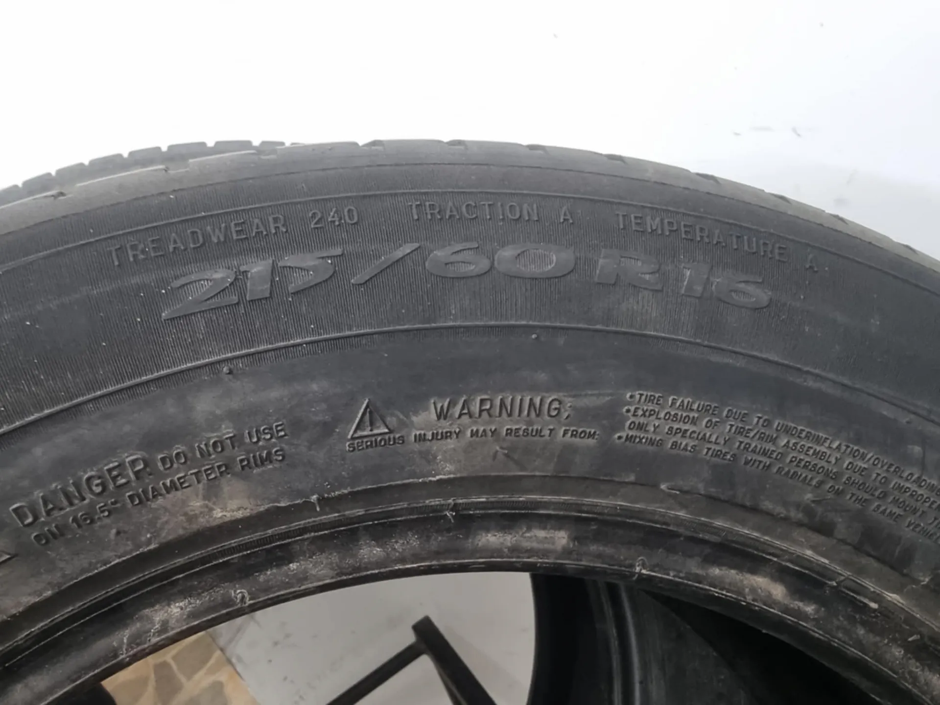 2бр летни гуми 215/60/16 MICHELIN L02242  4