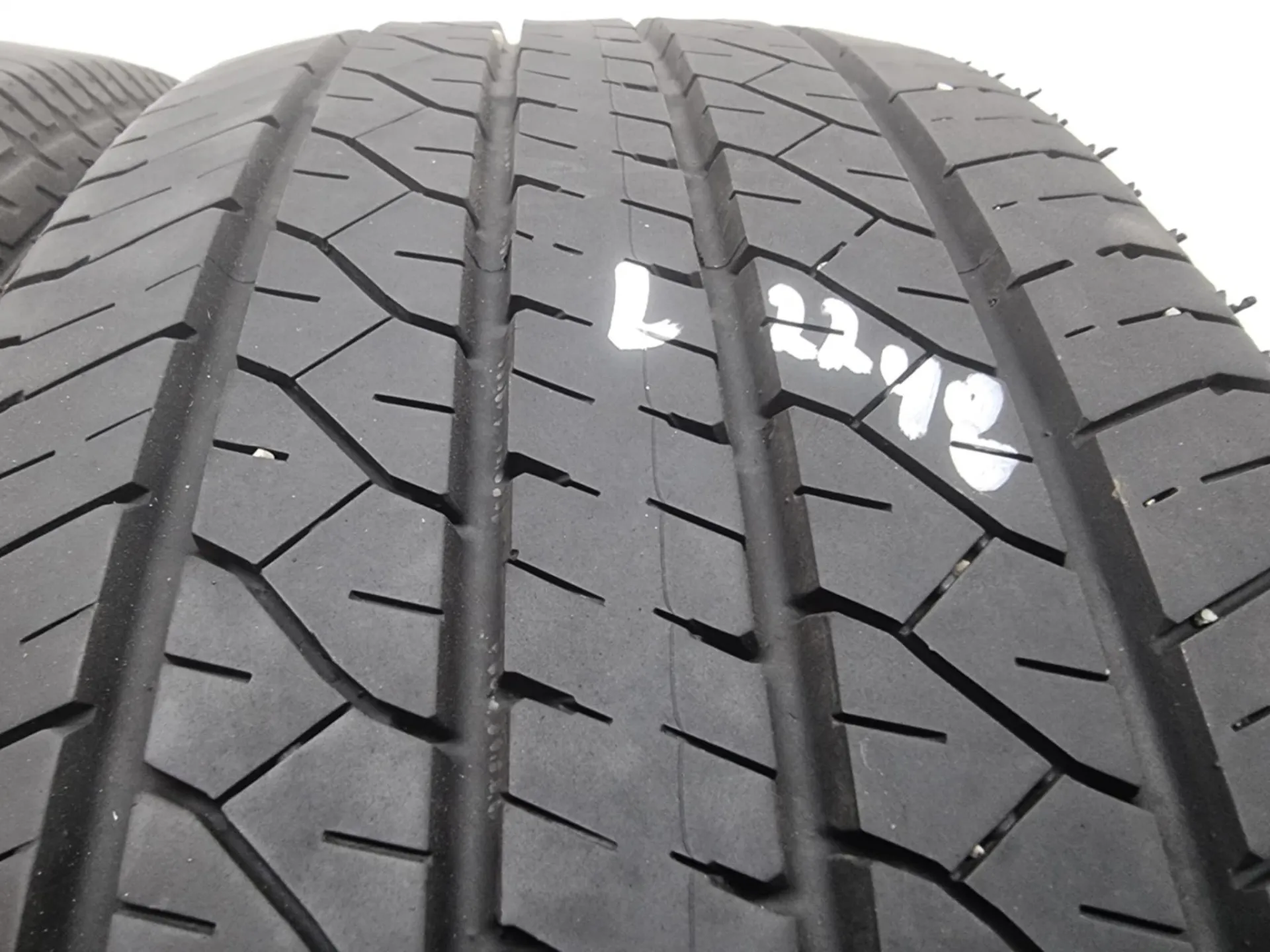 2бр летни гуми 225/60/17 DUNLOP L02248  2