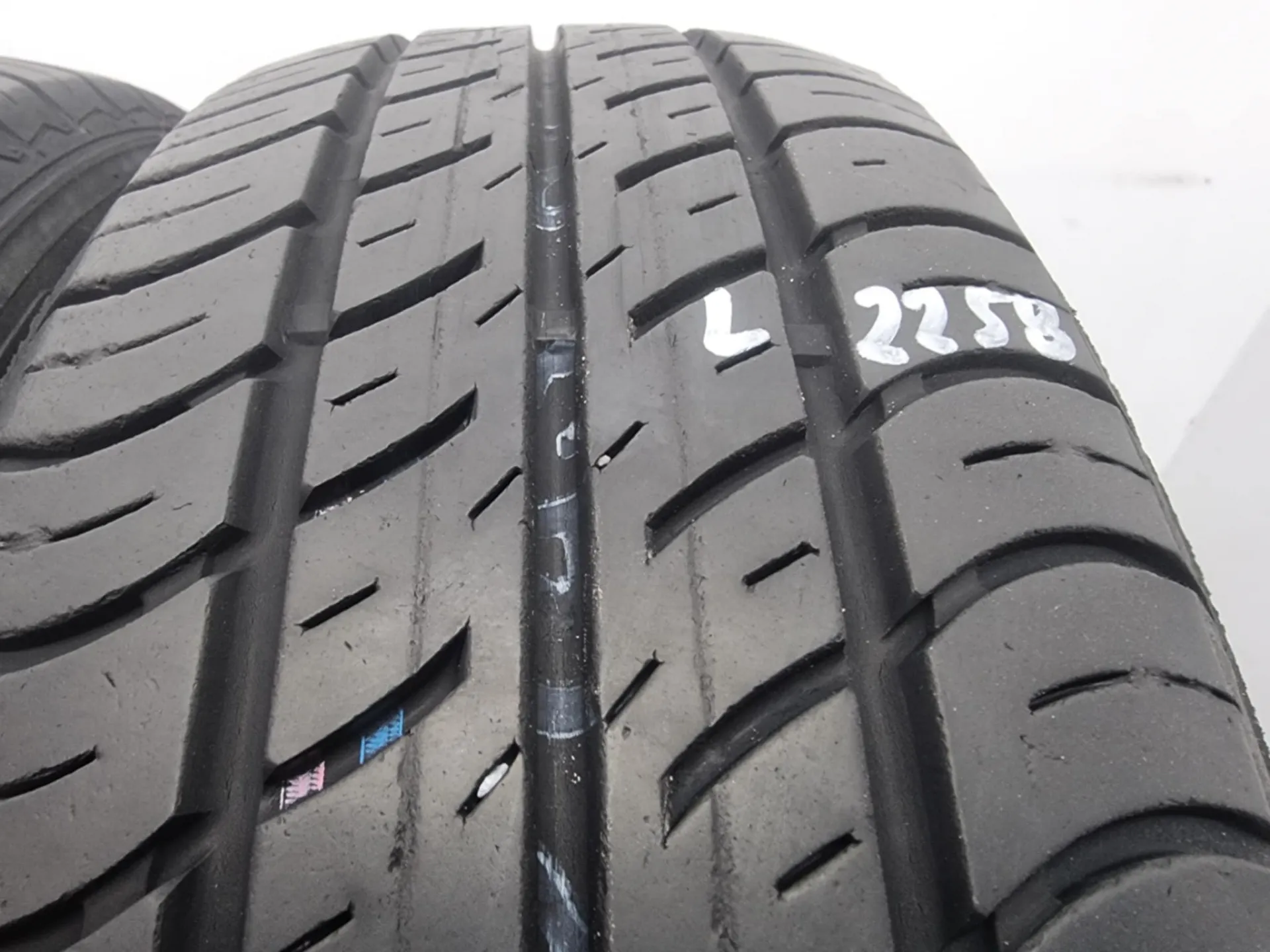 2бр летни гуми 185/65/15 HANKOOK L02258  1