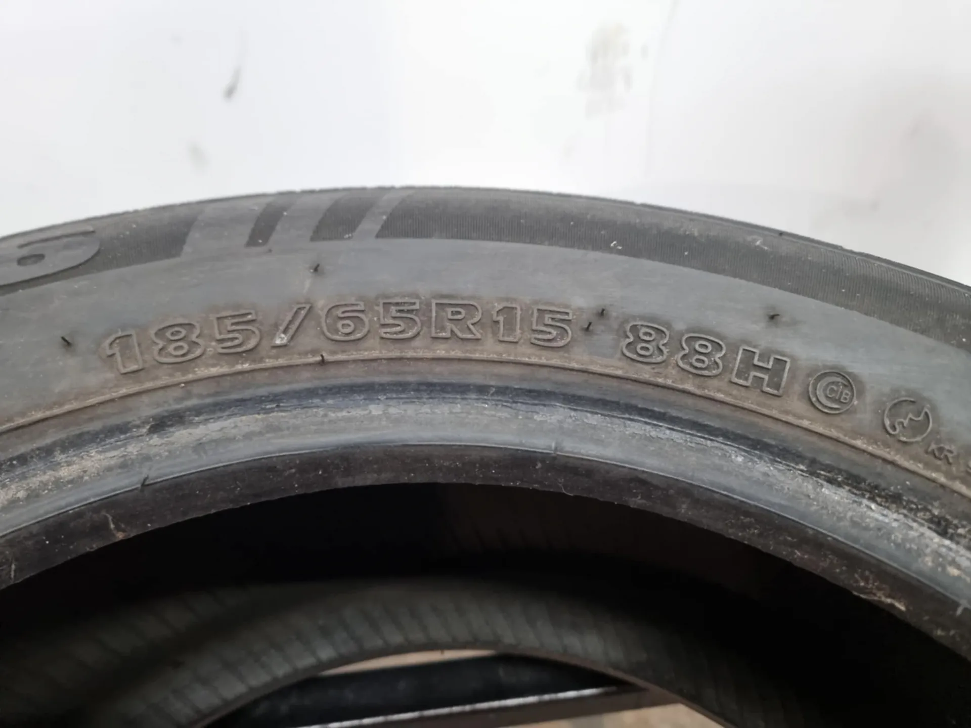 2бр летни гуми 185/65/15 HANKOOK L02258  4