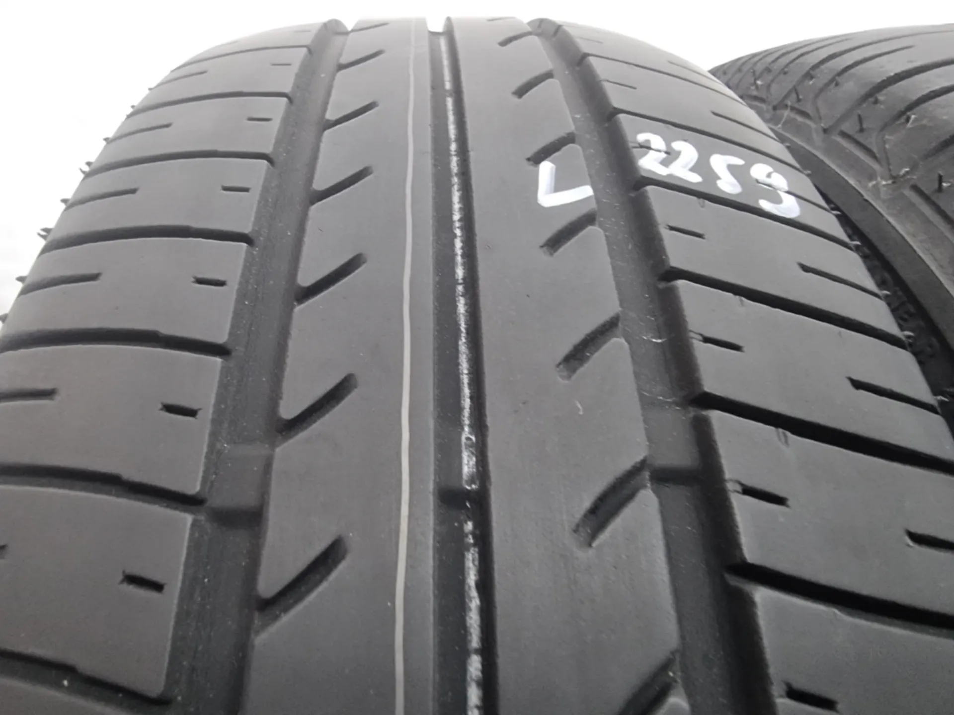 4бр летни гуми 185/65/15 BRIDGESTONE L02259  3