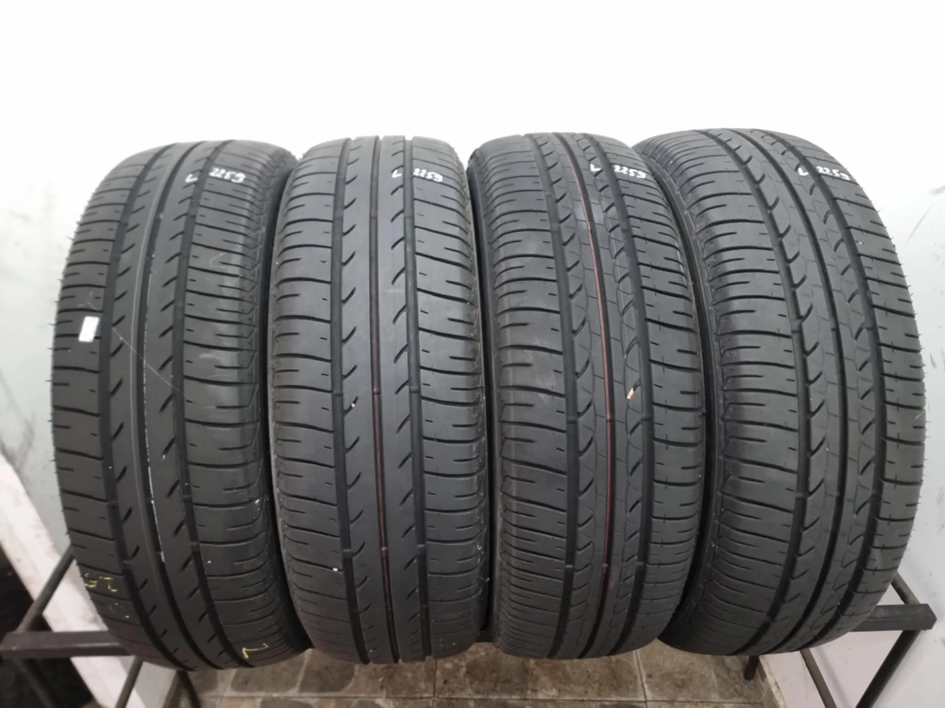 4бр летни гуми 185/65/15 BRIDGESTONE L02259  5