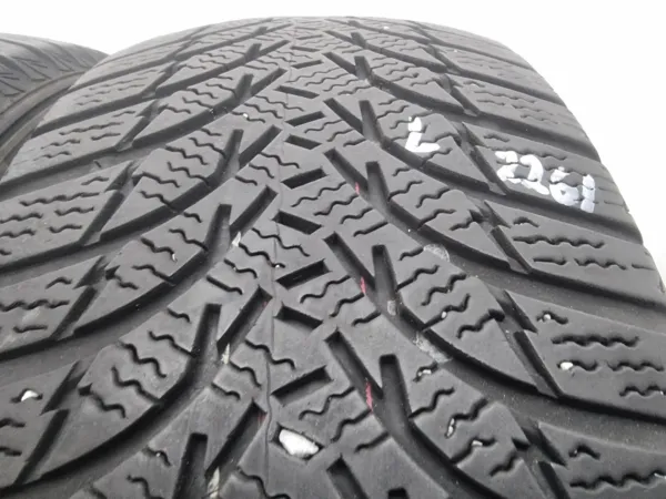 2бр зимни гуми 215/60/16 Kumho L02261 1