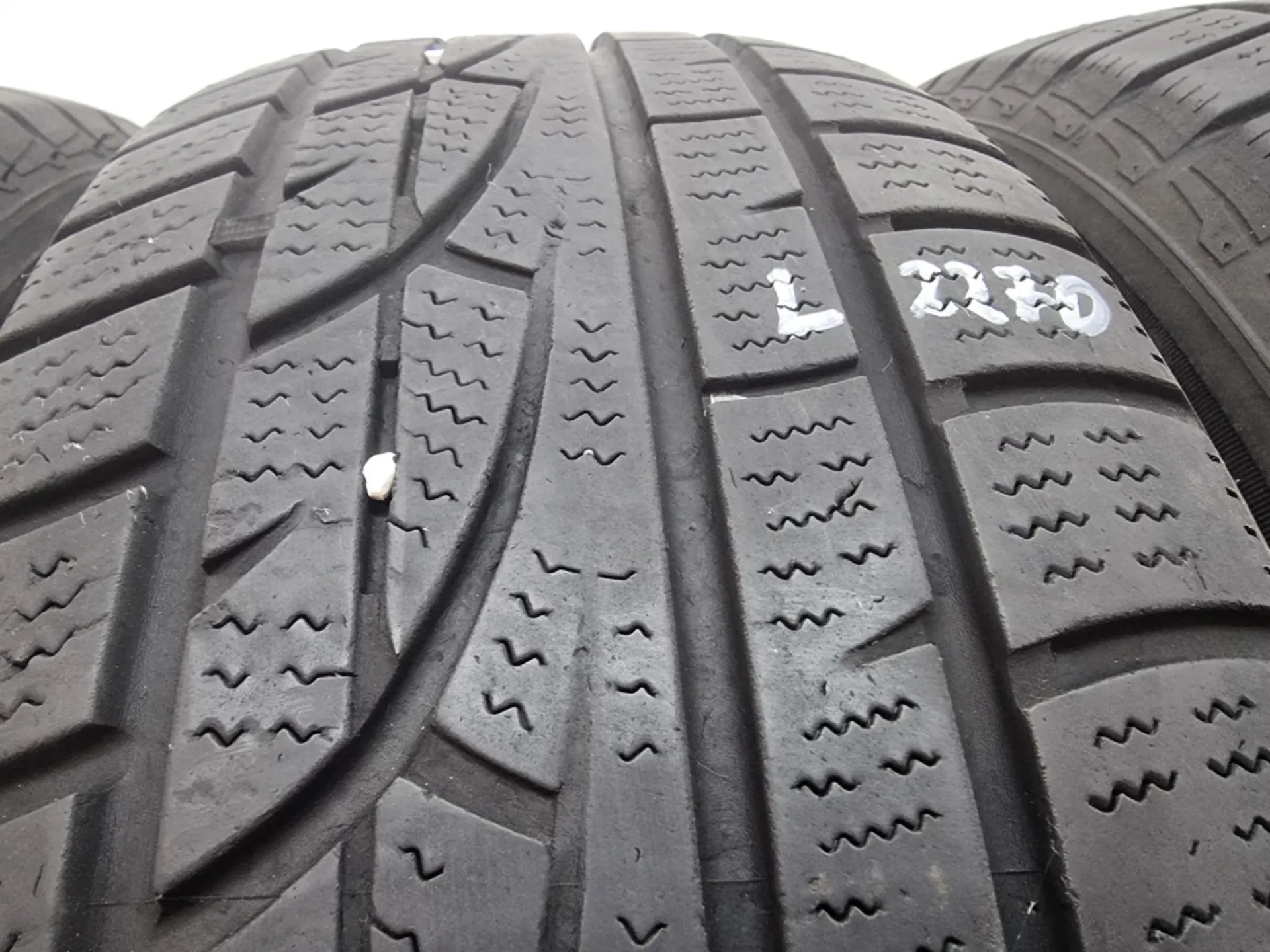 4бр зимни гуми 215/60/16 HANKOOK L02270  3