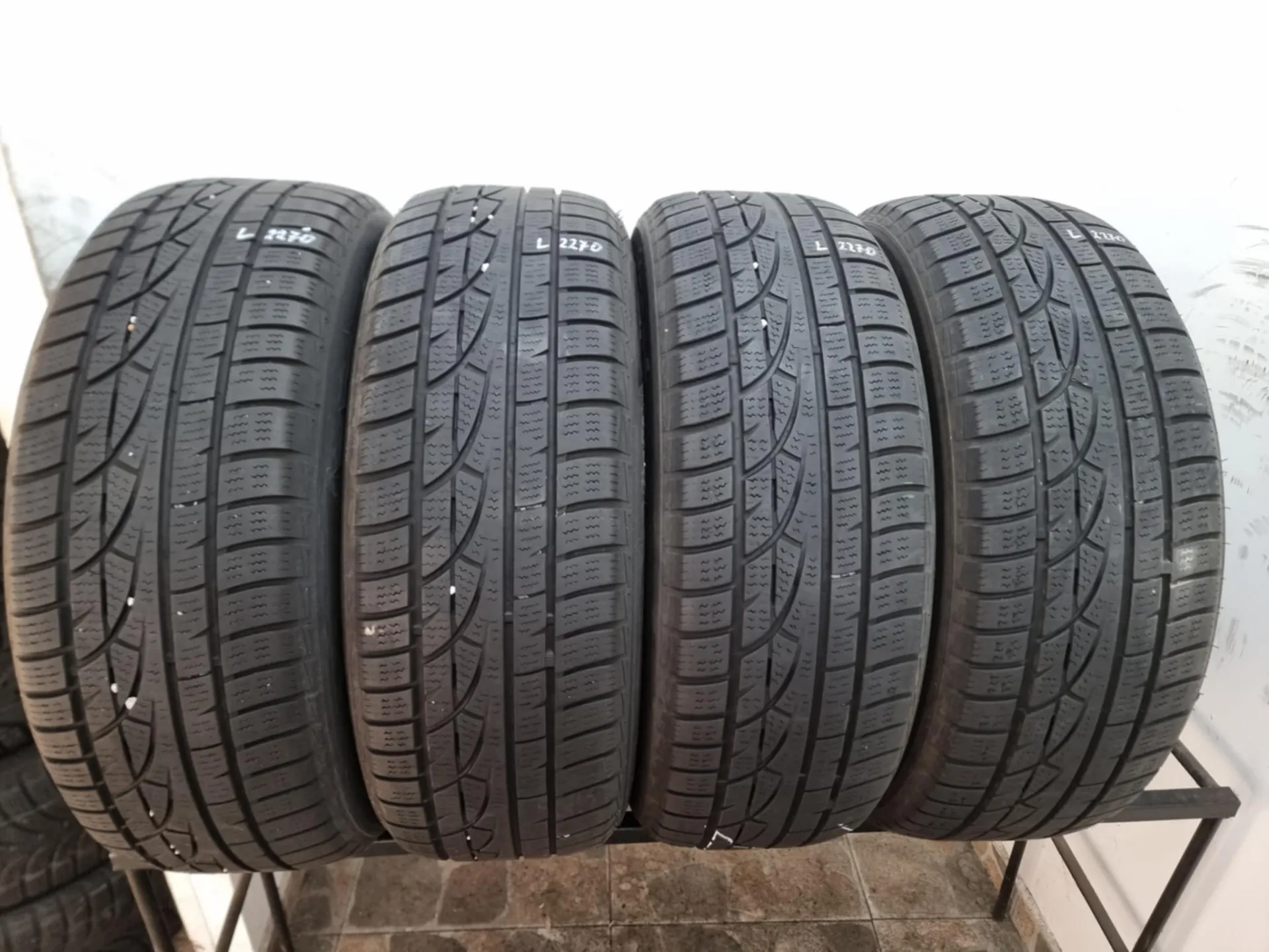 4бр зимни гуми 215/60/16 HANKOOK L02270  5