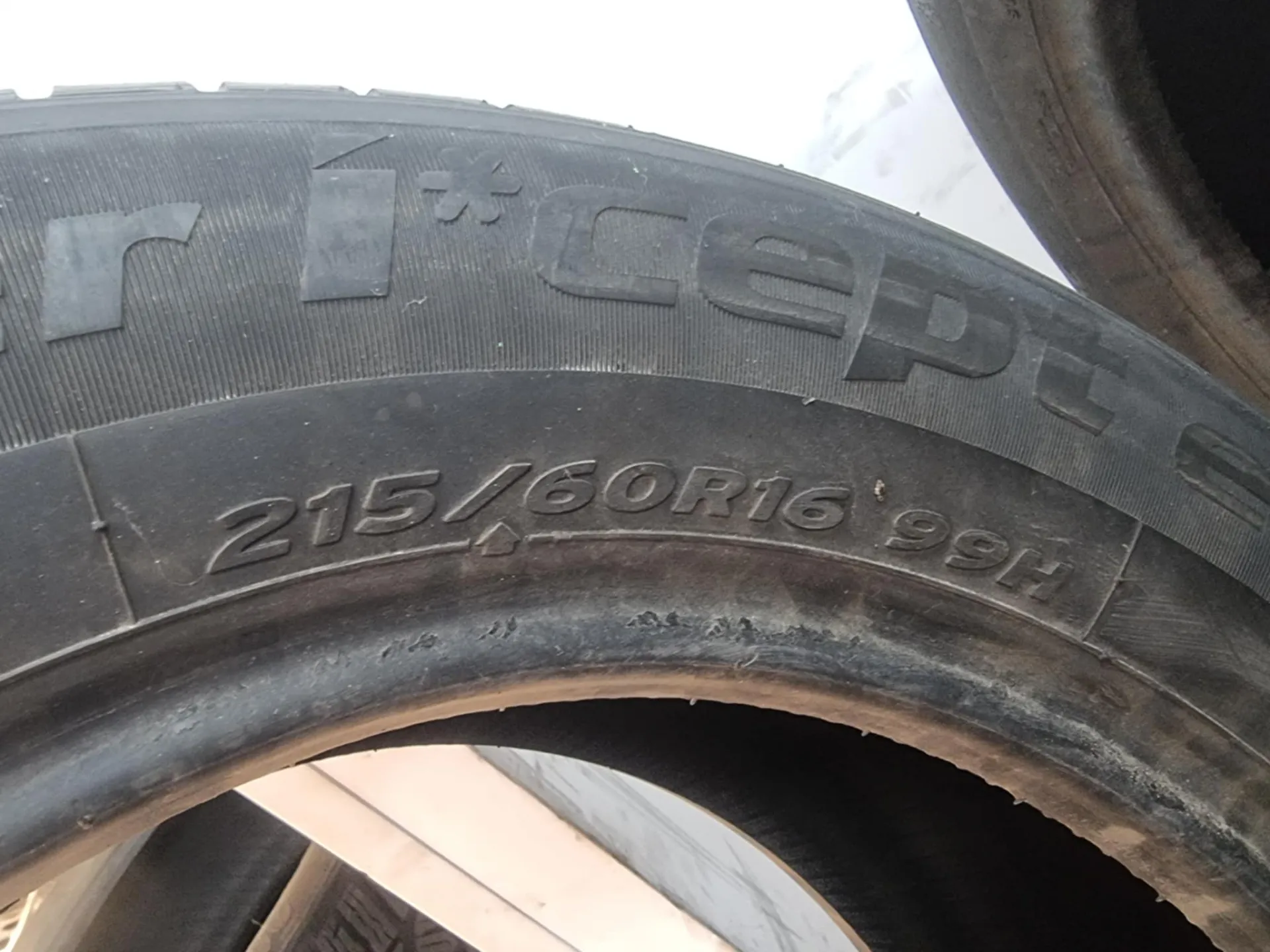 4бр зимни гуми 215/60/16 HANKOOK L02270  6