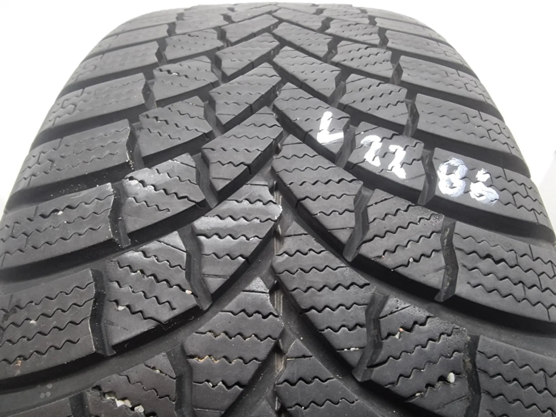 1бр зимнa гумa 205/55/16 BRIDGESTONE L02286  1