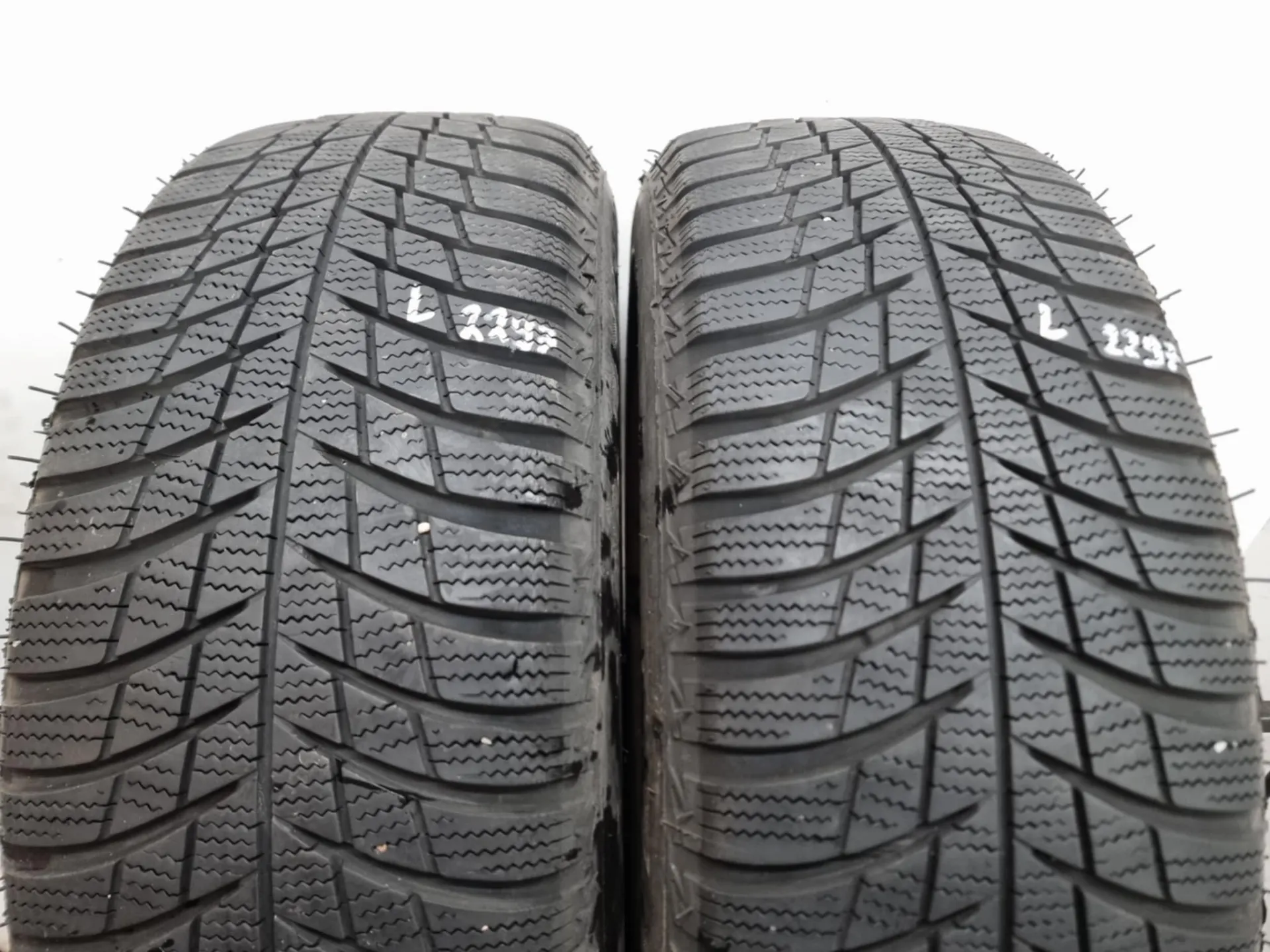 2бр зимни гуми 215/60/16 BRIDGESTONE L02297  3