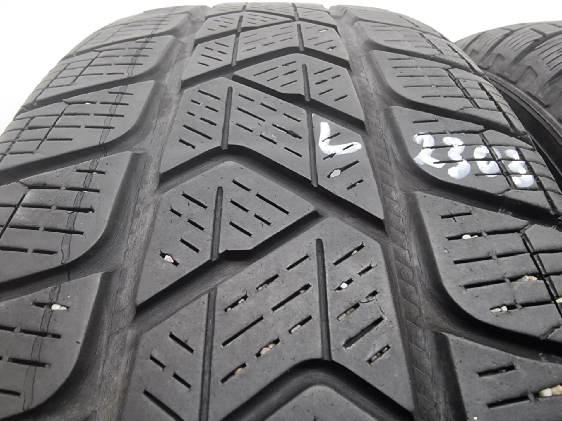 2бр зимни гуми 215/70/16 PIRELLI L02303 1