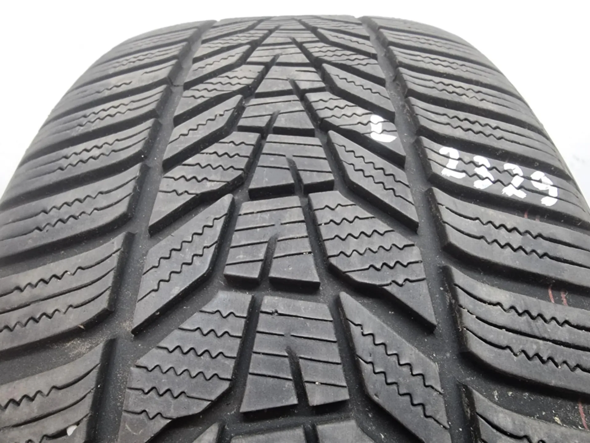 1бр зимнa гумa 225/50/18 HANKOOK L02329 1