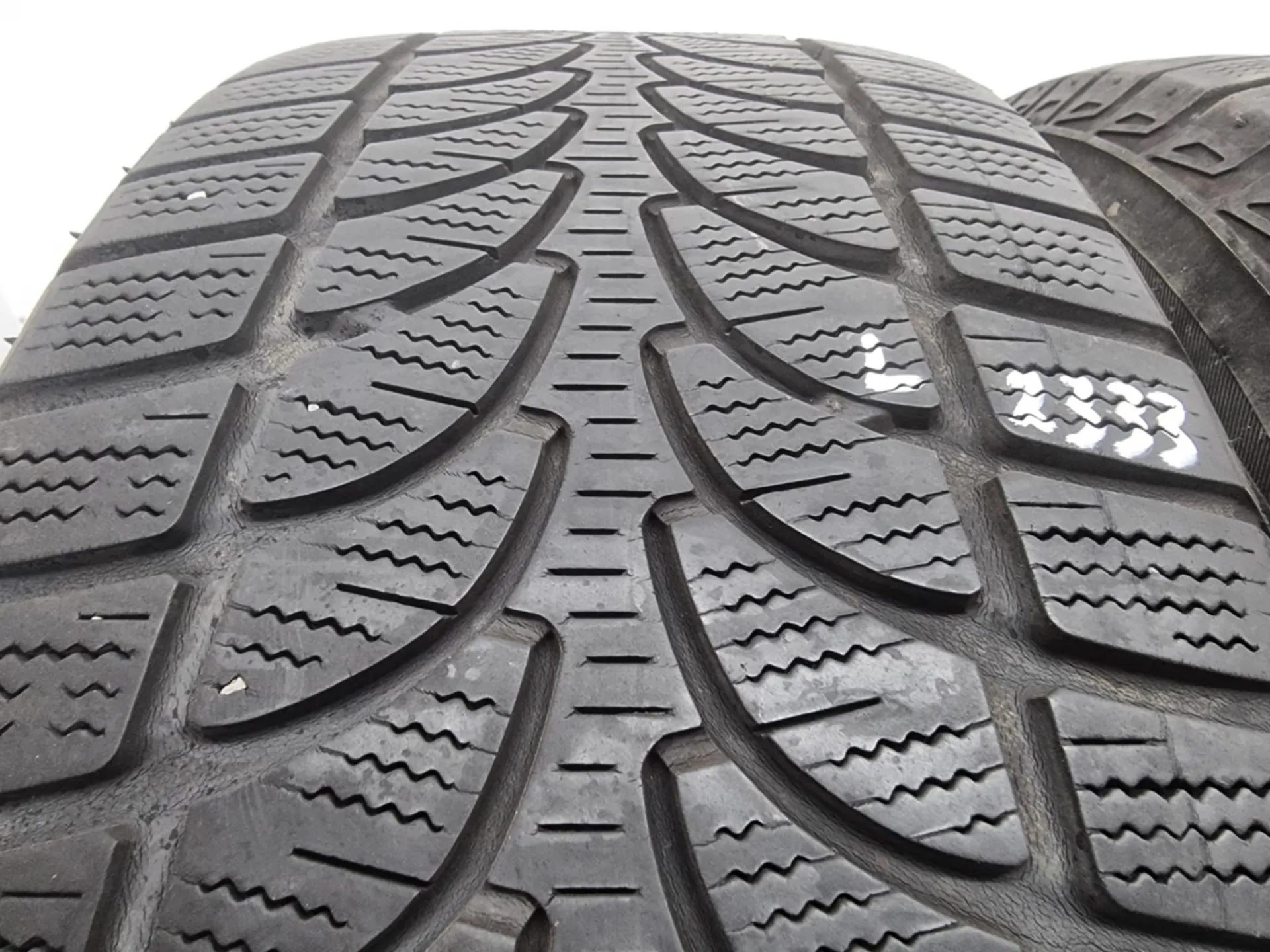 2бр зимни гуми 235/60/18 BRIDGESTONE L02333  1