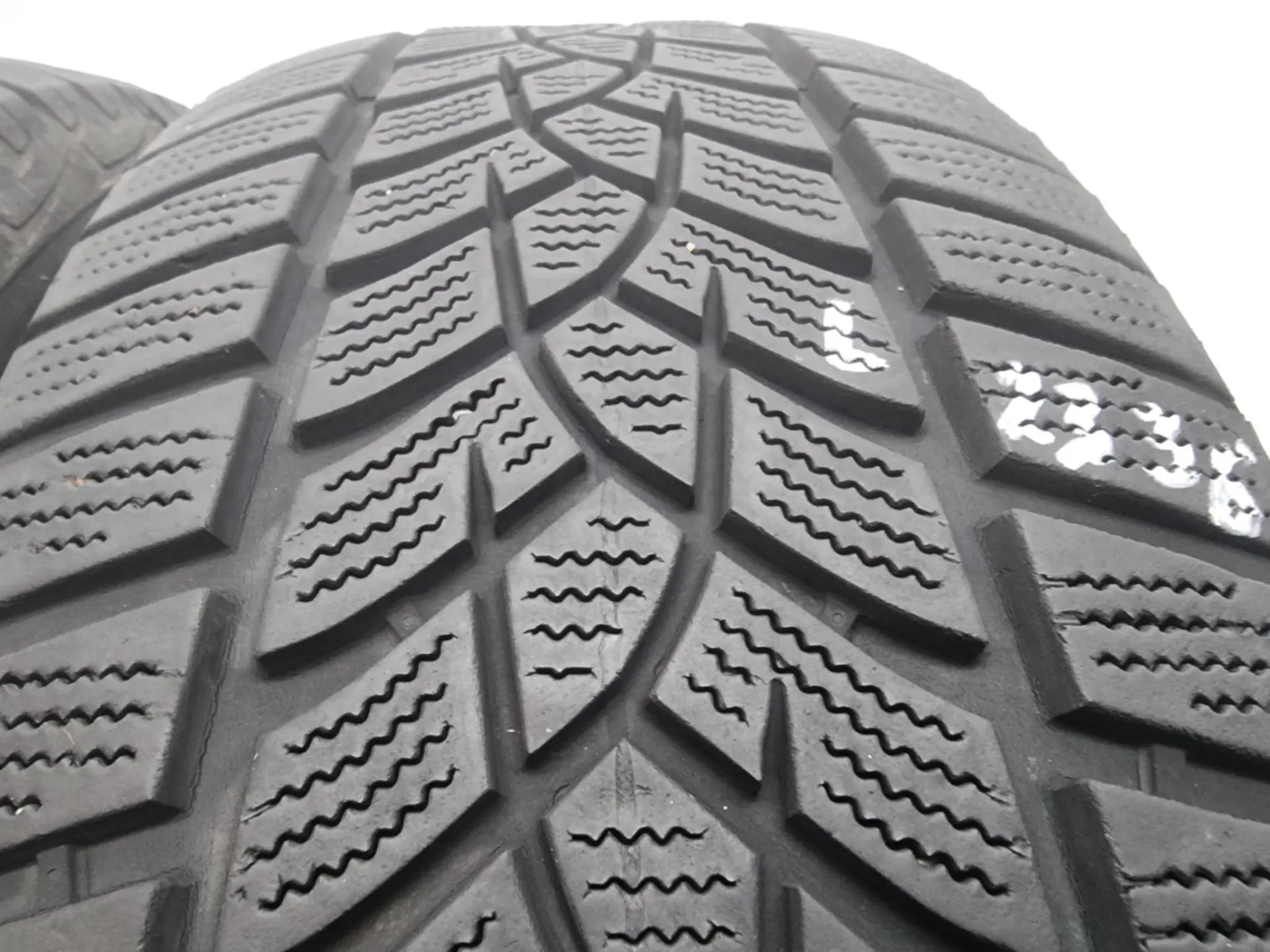 2бр зимни гуми 215/65/16 GOODYEAR L02336 2