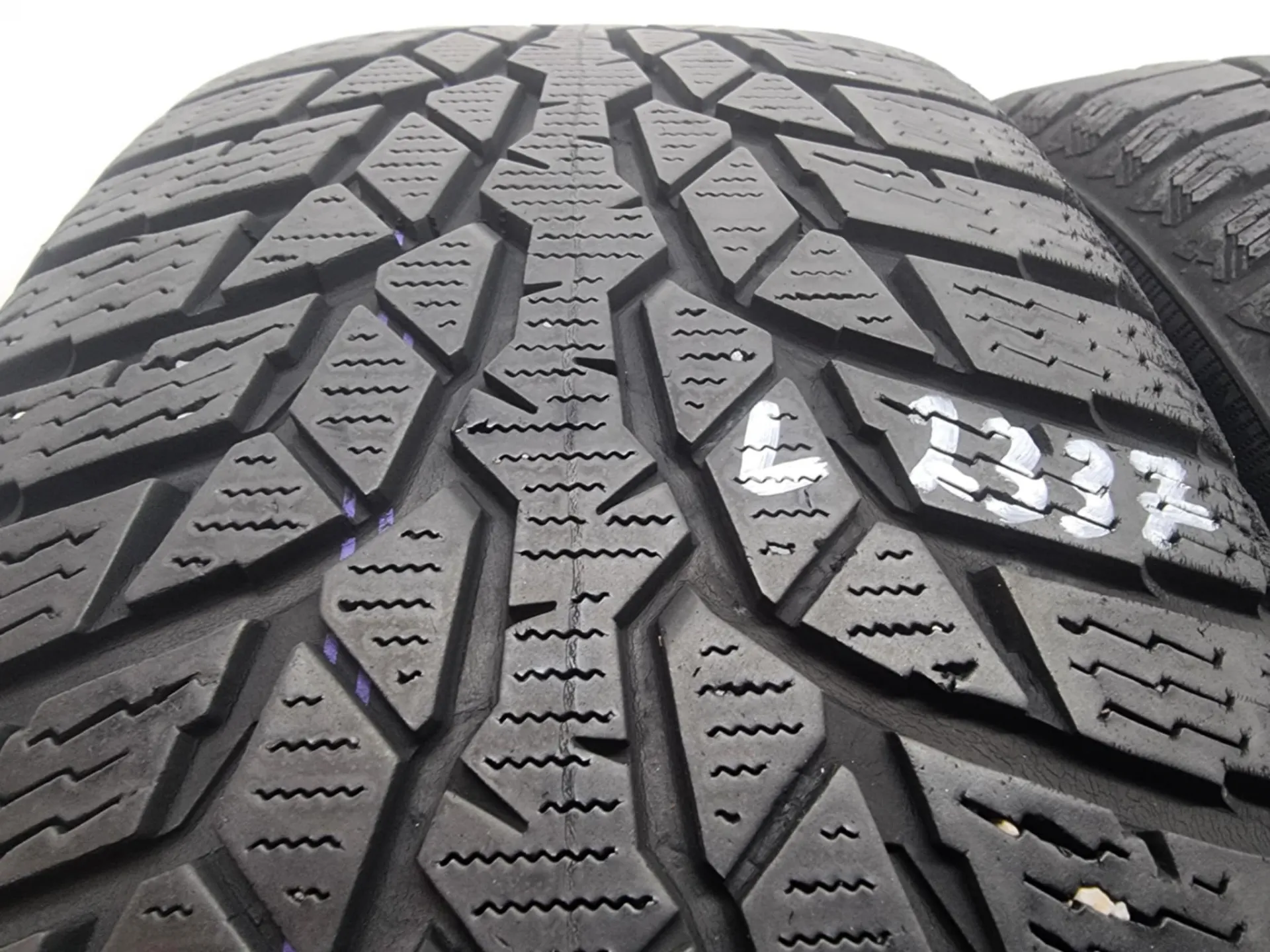 2бр зимни гуми 215/65/16 NOKIAN L02337 1