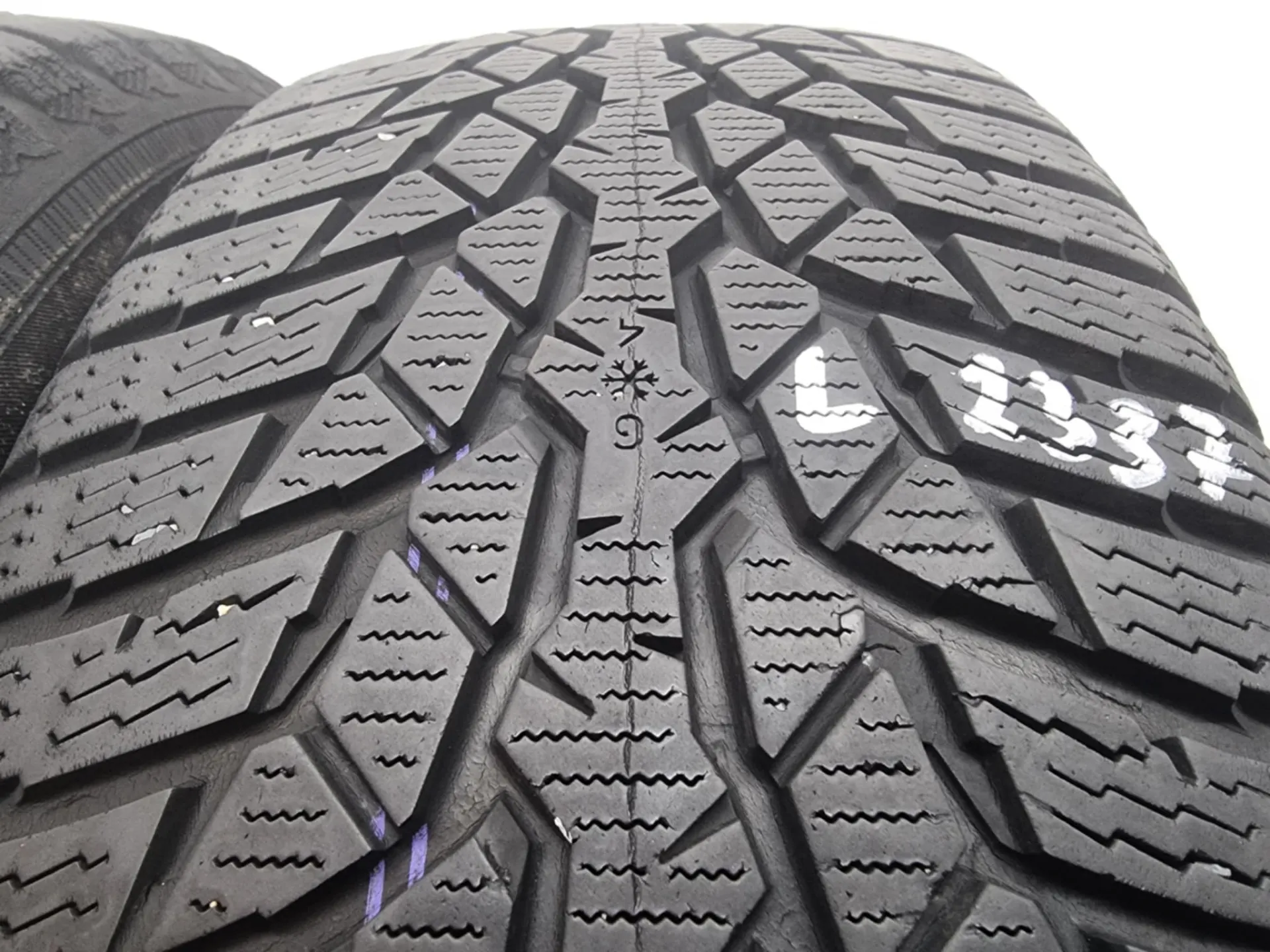 2бр зимни гуми 215/65/16 NOKIAN L02337 2