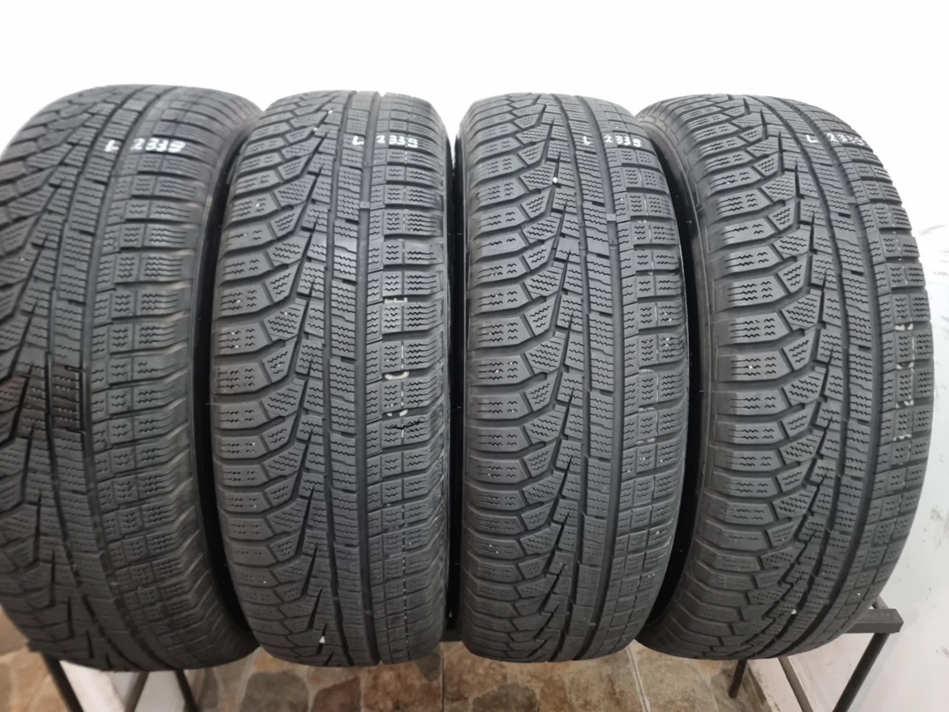 4бр зимни гуми 215/70/16 HANKOOK L02339  5