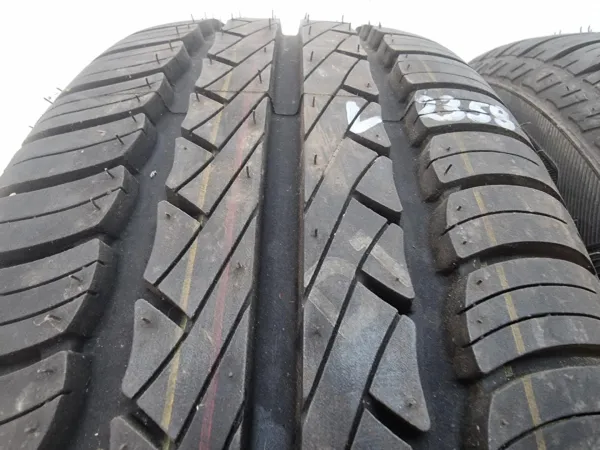 2бр летни гуми 185/60/15 GOODYEAR L02358 1