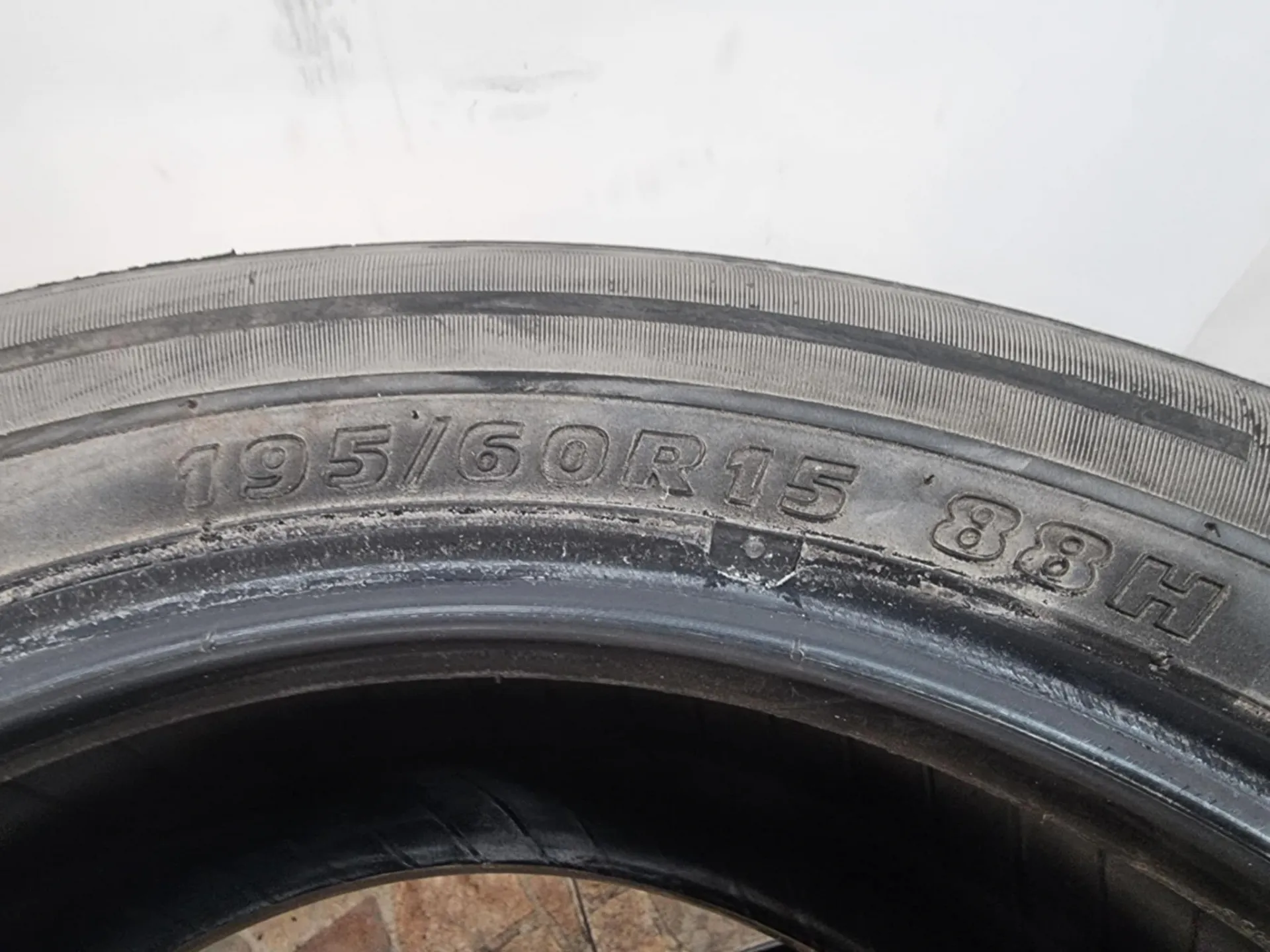 1бр летна гума 195/60/15 KUMHO L02363  2