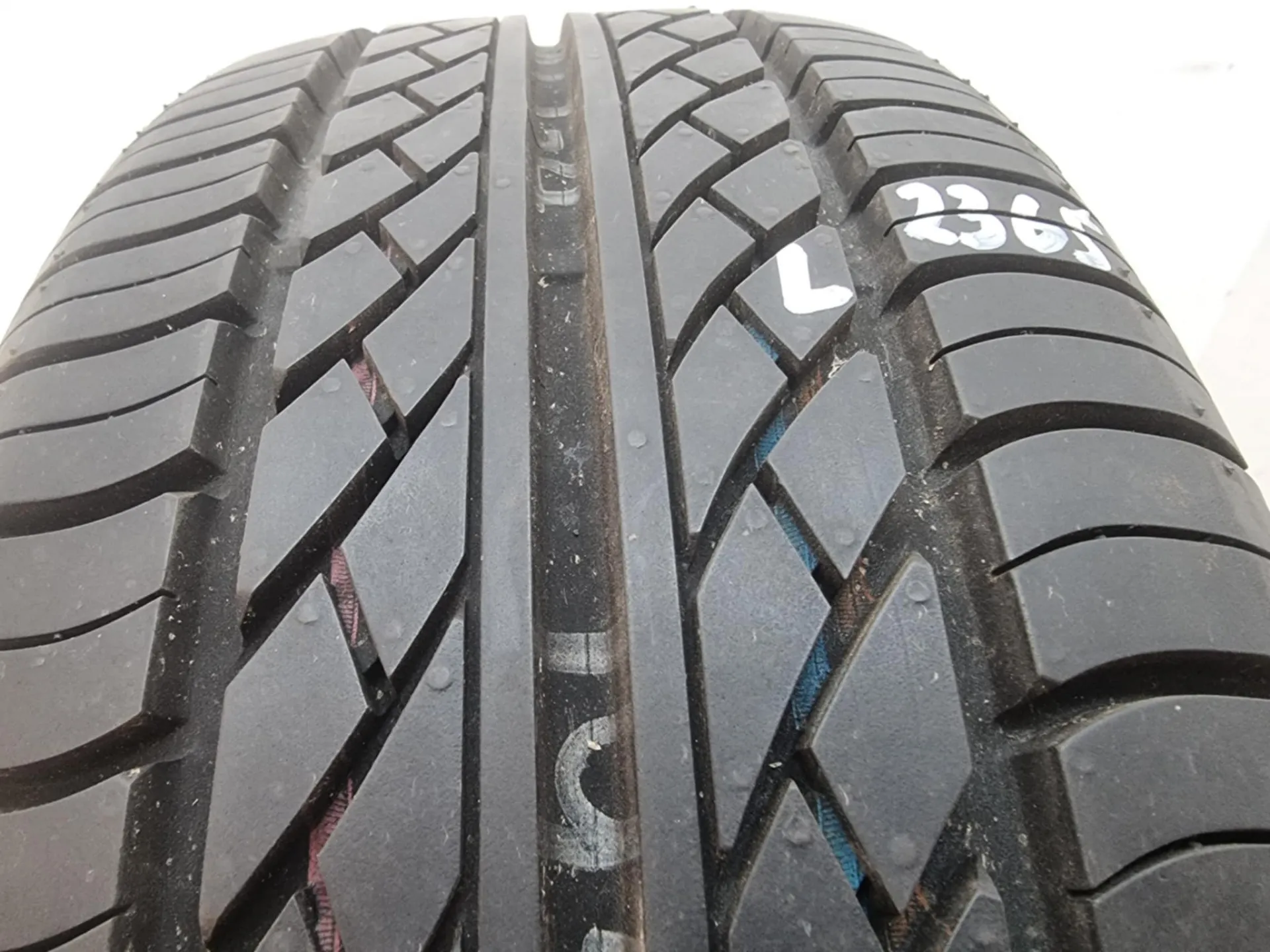 1бр летна гума 195/55/15 HANKOOK L02365  1