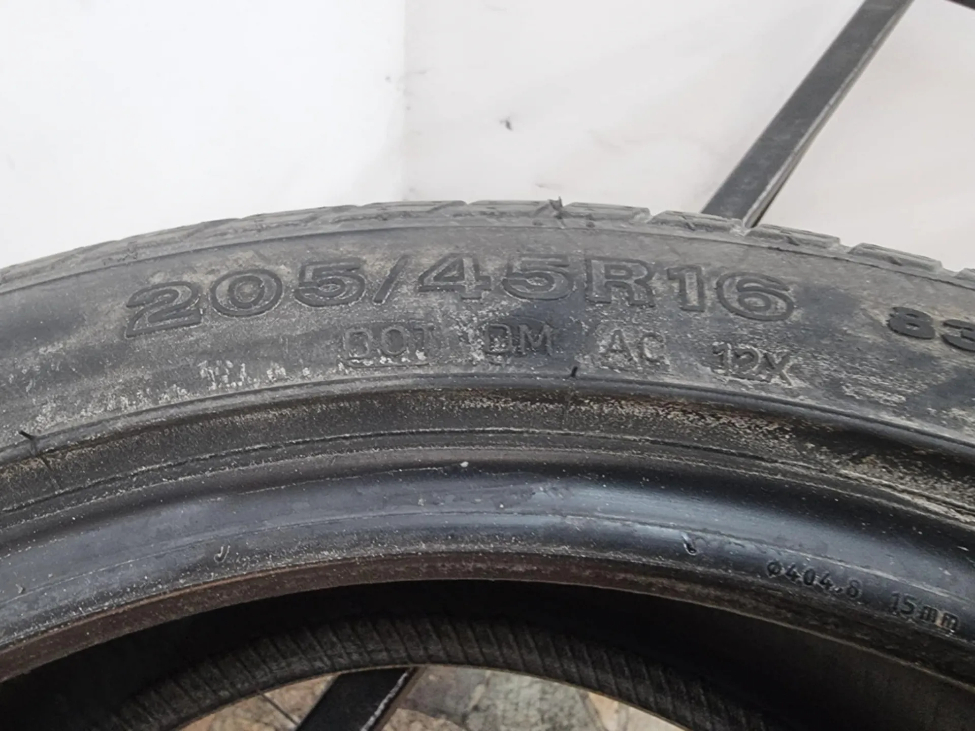 1бр летна гума 205/45/16 DUNLOP L02368 2