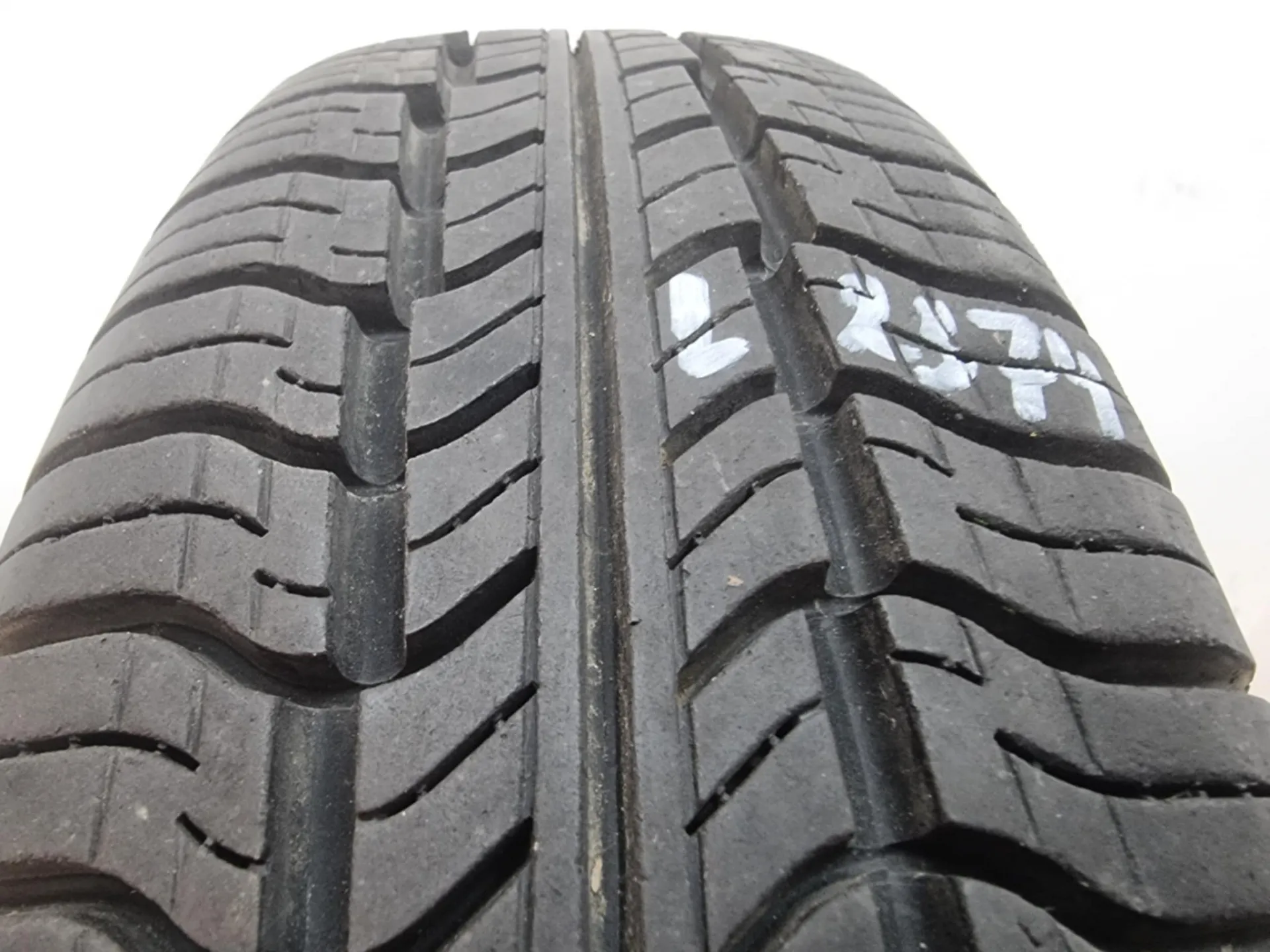 1бр летна гума 155/80/13 PIRELLI  L02374  1