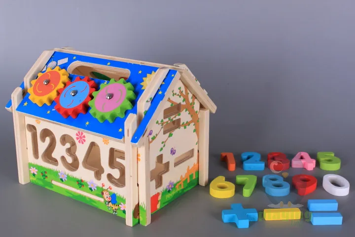Дървена къщичка с цифри за сортиране 2
