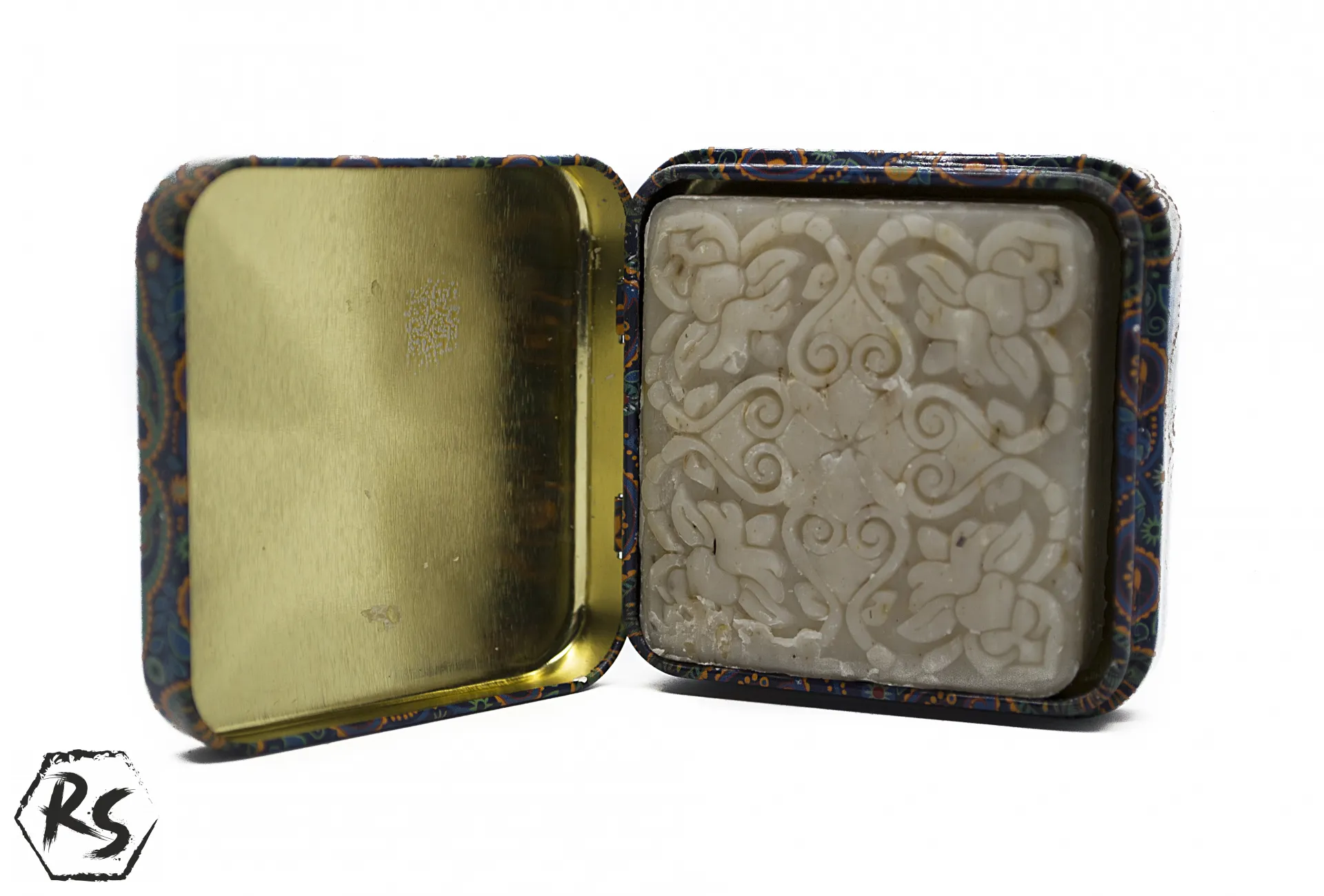 Натурален сапун с аромат на роза, сусам и лайка в квадратна кутийка с маднала КВ22 2