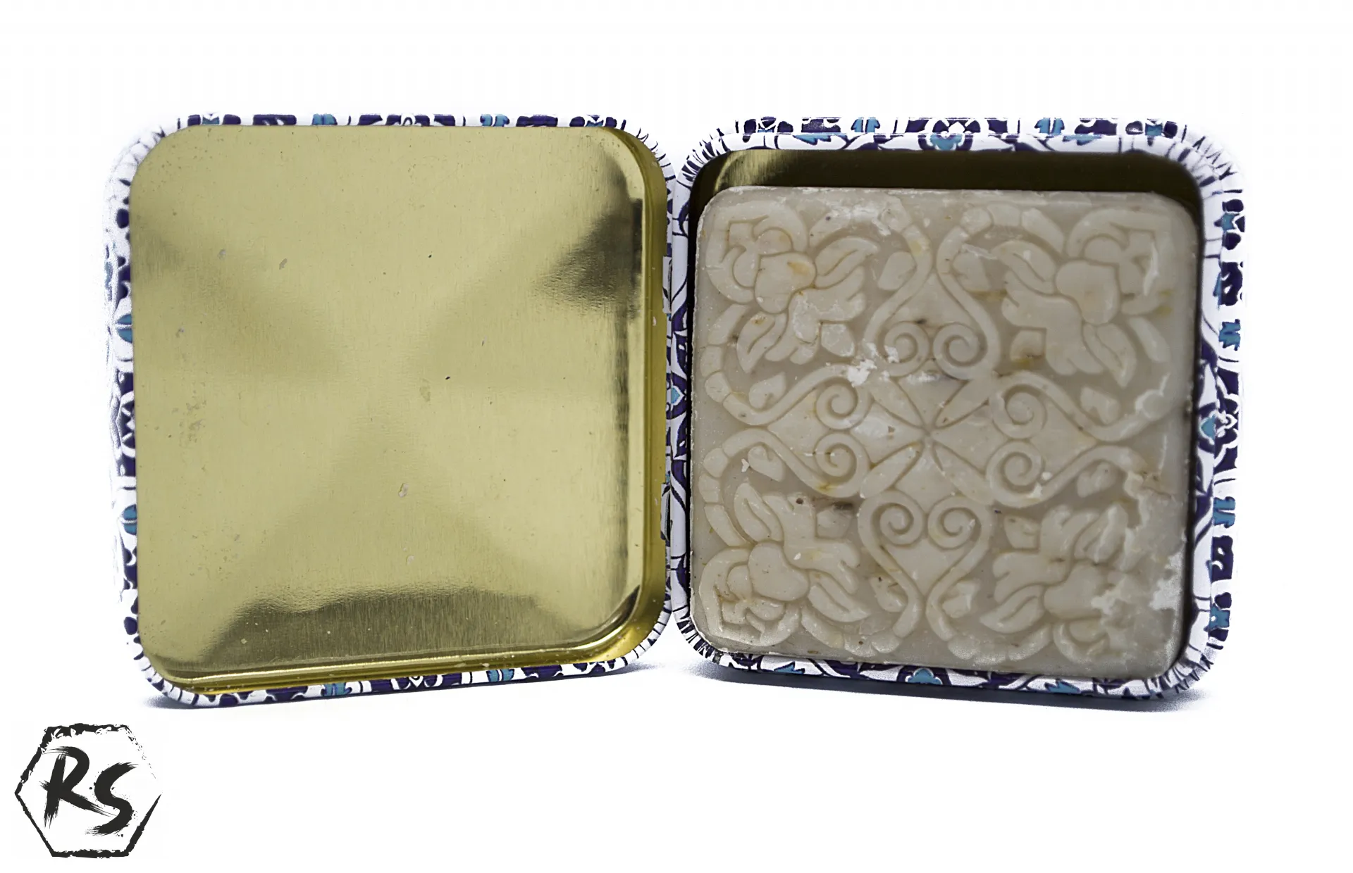 Натурален сапун с аромат на роза, сусам и лайка с метална кутийка в синьо и бяло КВ23 2
