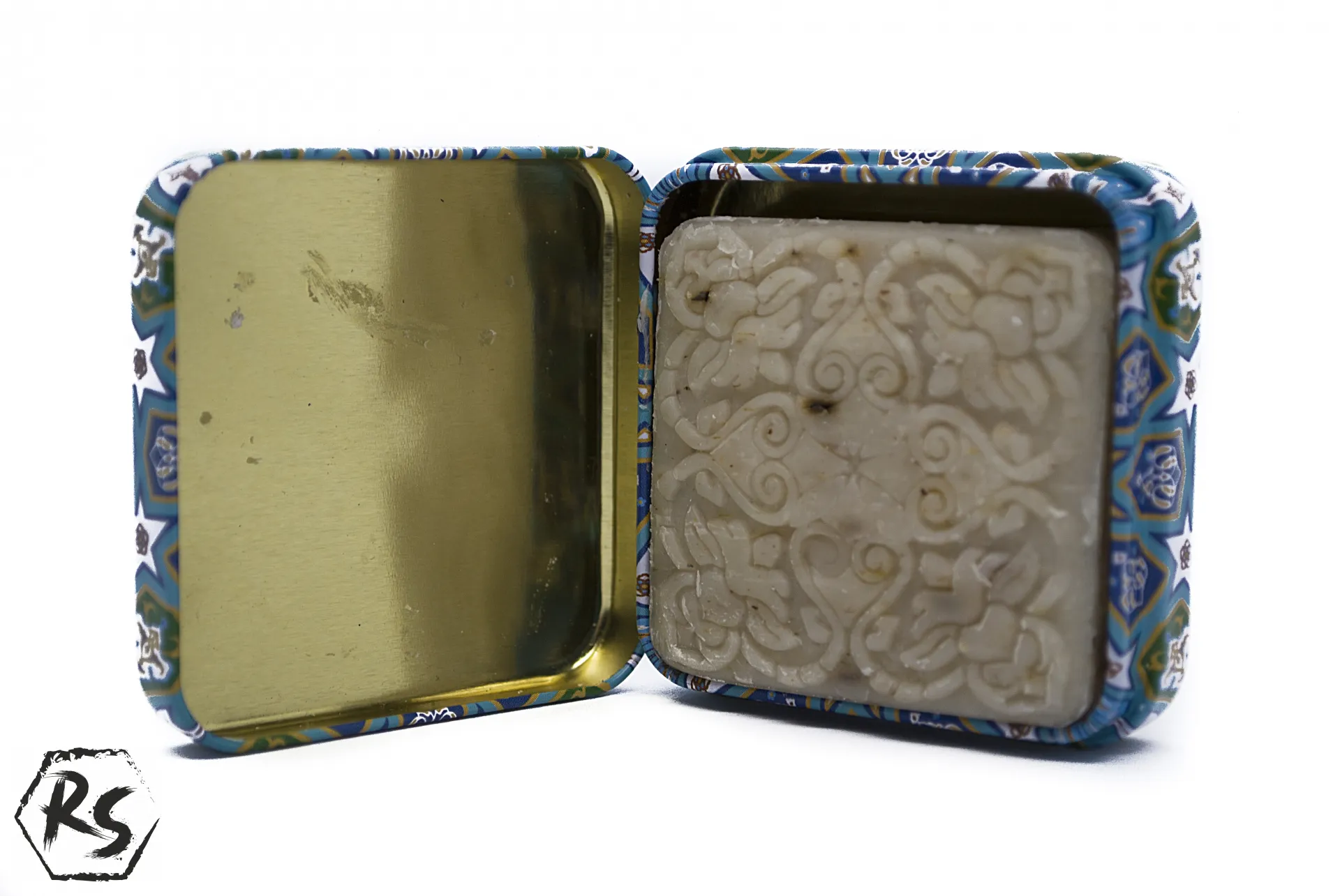 Натурален сапун с аромат на роза, сусам и лайка в красива квадратна кутийка със звезди КВ26 2