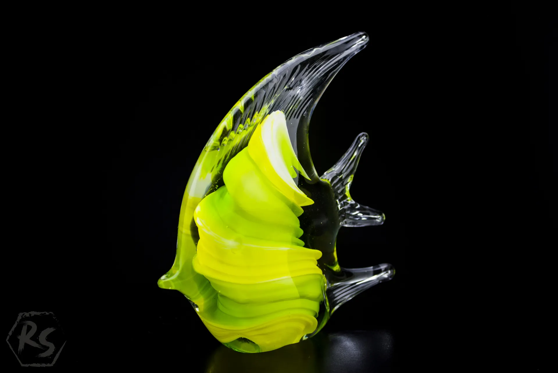 Стъклена фигура риба в жълто и зелено 4