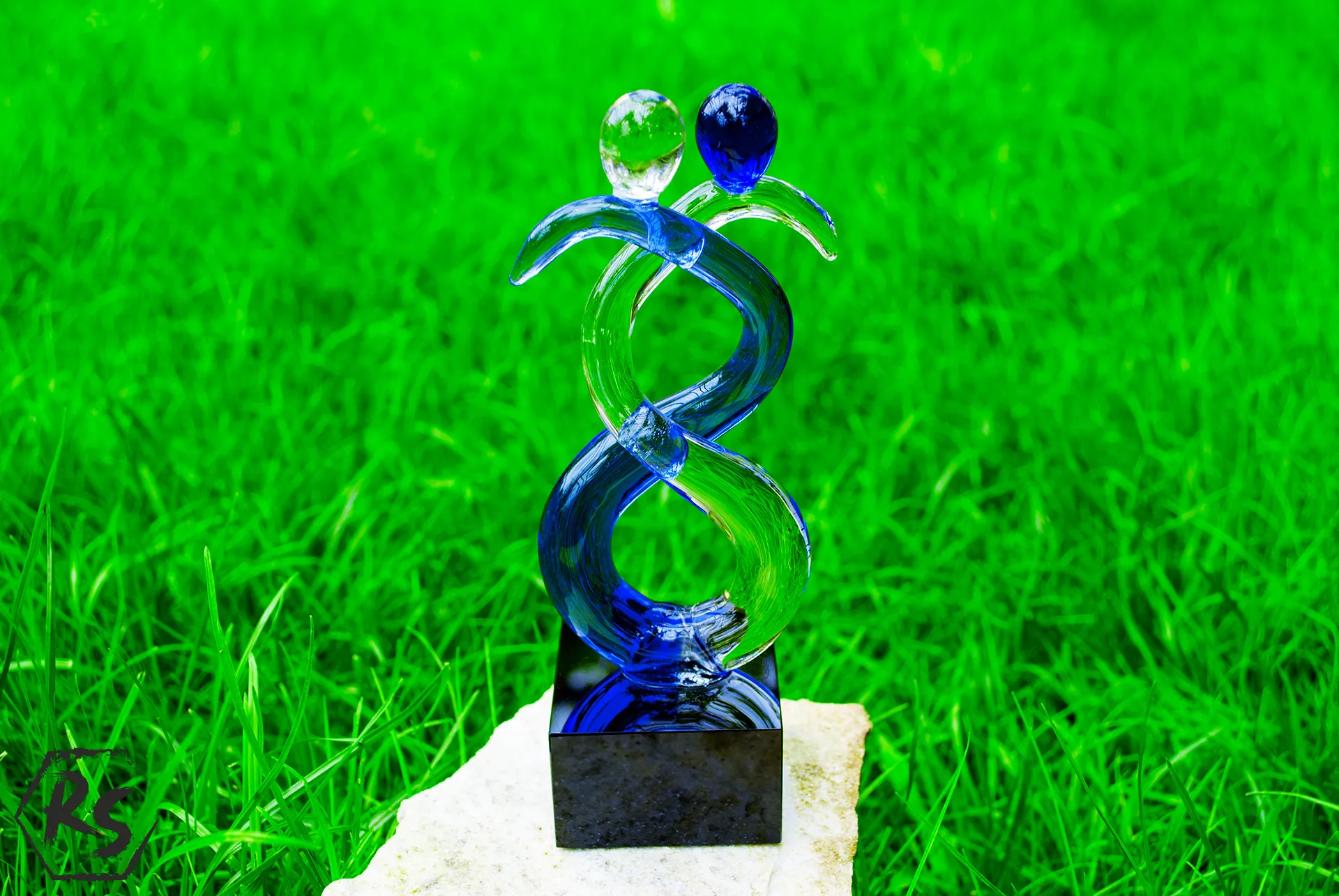 Абстрактна стъклена фигура в синьо 16 см 1