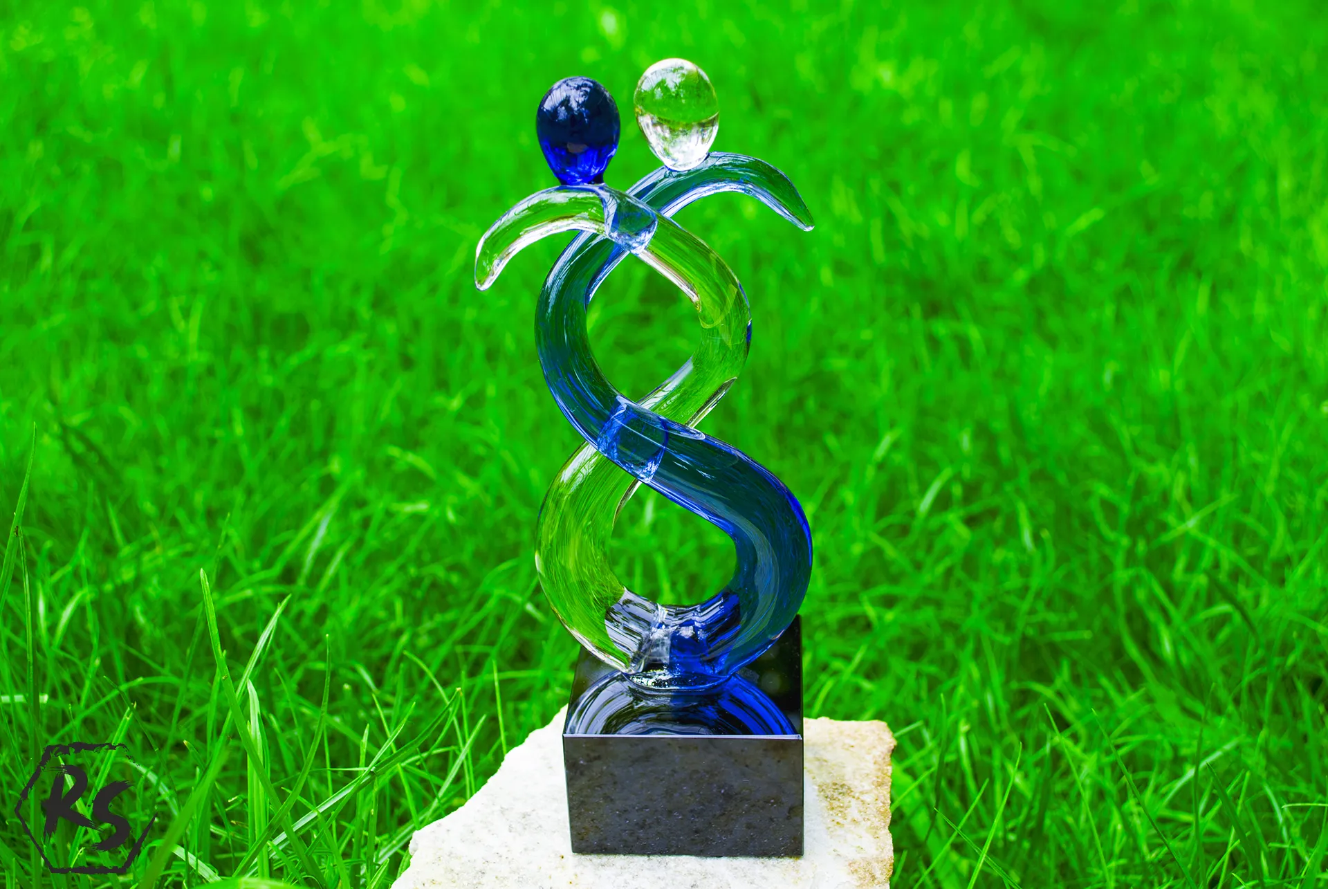 Абстрактна стъклена фигура в синьо 16 см 3