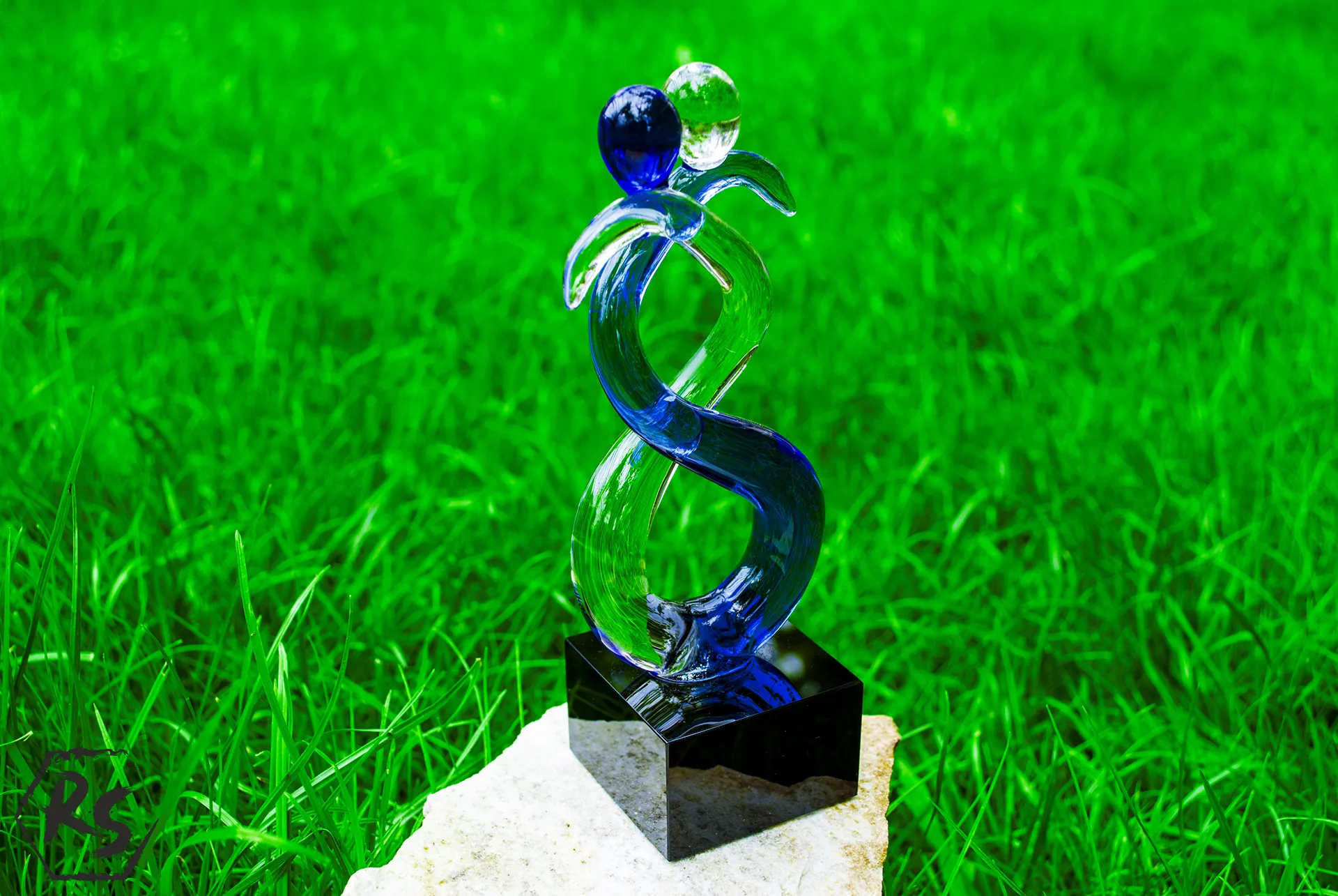 Абстрактна стъклена фигура в синьо 16 см 4