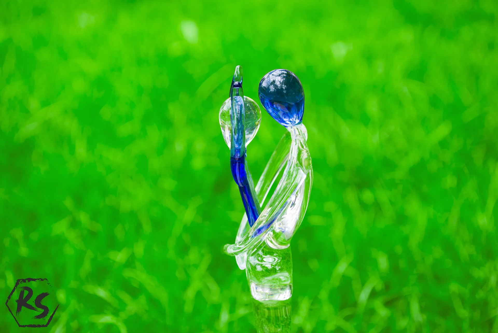 Абстрактна стъклена фигура в синьо 19 см 1