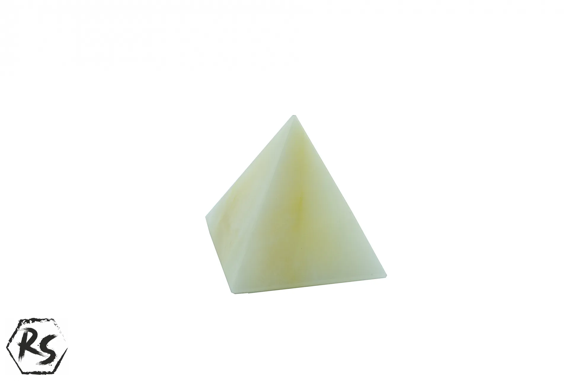 Пирамида от мраморен оникс 2
