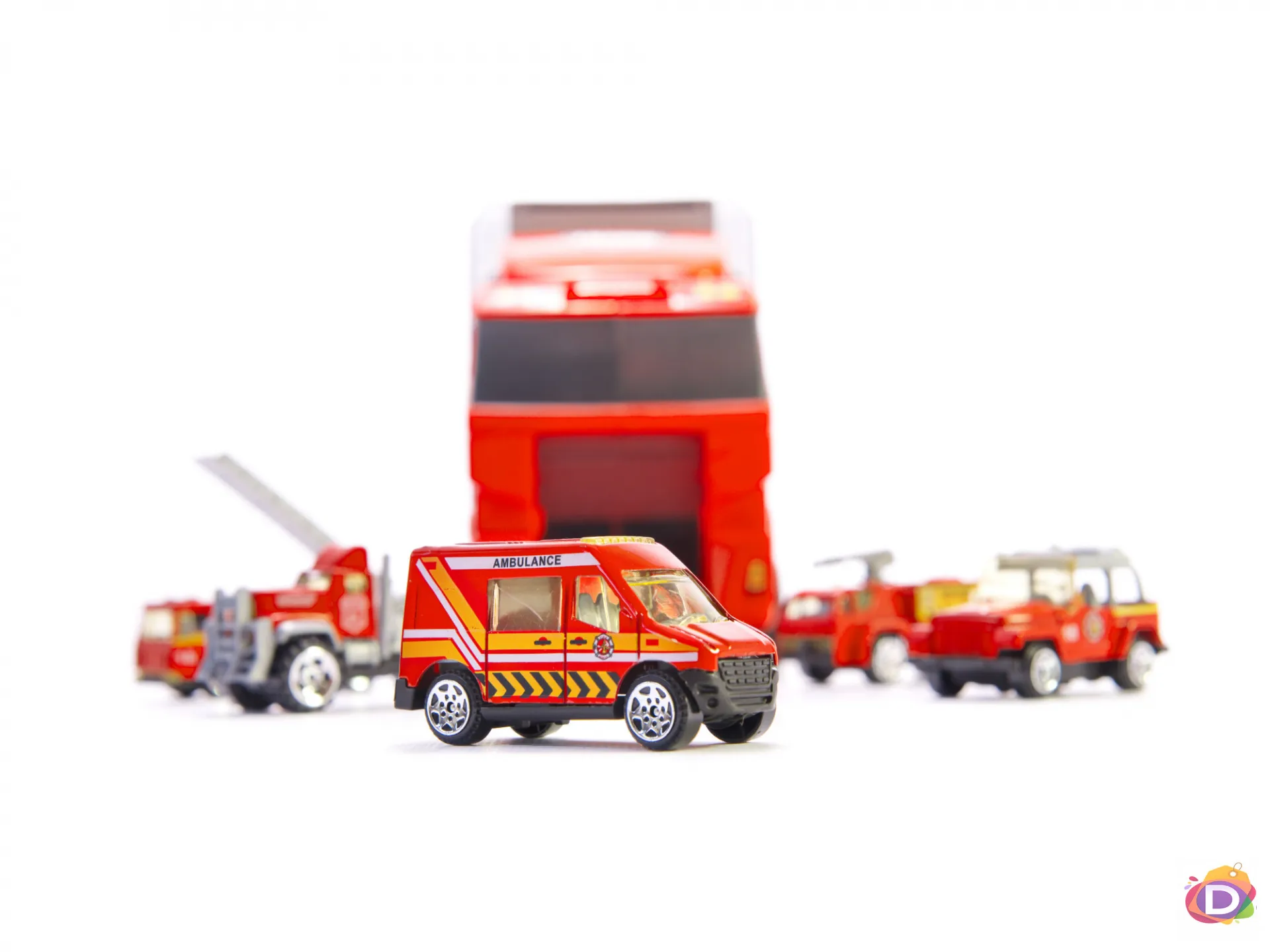 Голям камион автовоз с катапулт и 6 пажарни автомобила - Код D2410 5