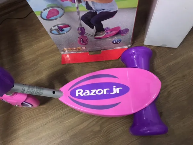 Детски електрически скутер Razor Jnr 6
