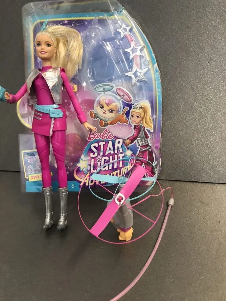 Barbie с летящо коте, Космическо приключение 2