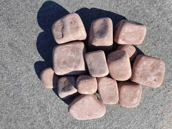 Розови обли камъчета на тон в голям чувал (бигбег) 1