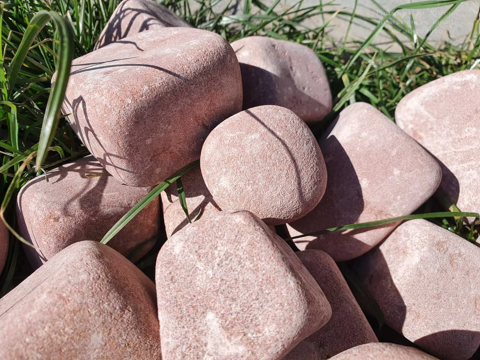 Розови обли камъчета на тон в голям чувал (бигбег) 6