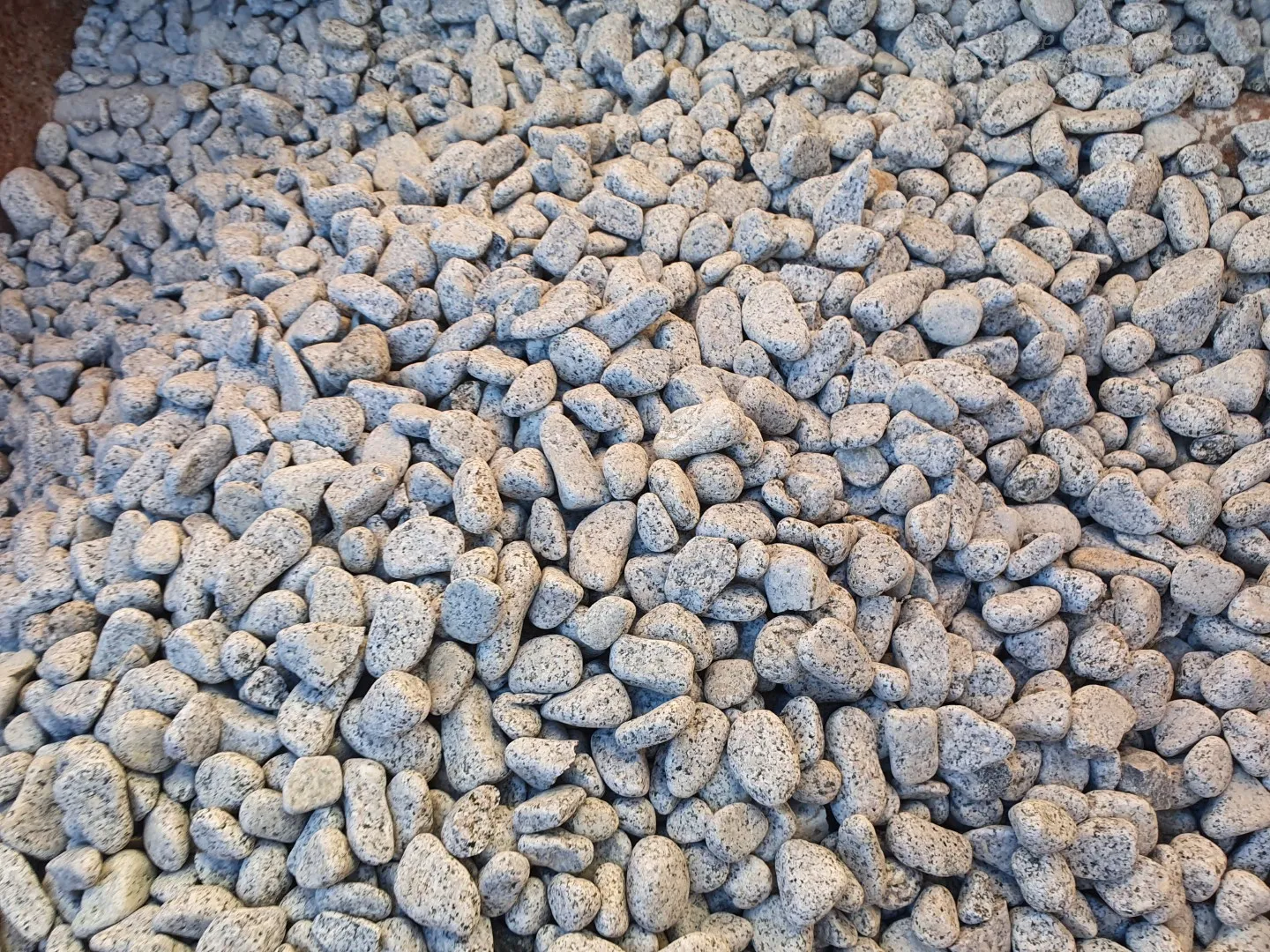 Гранитни овални камъчета на тон в голям чувал (бигбег) 18