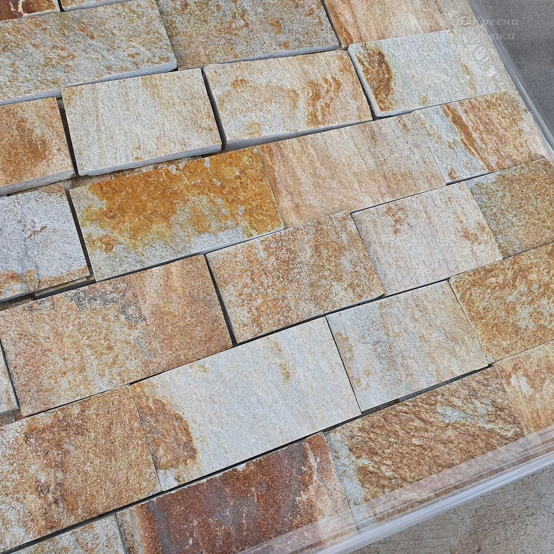 Sandy-gold gneiss machine-cut tiles 6