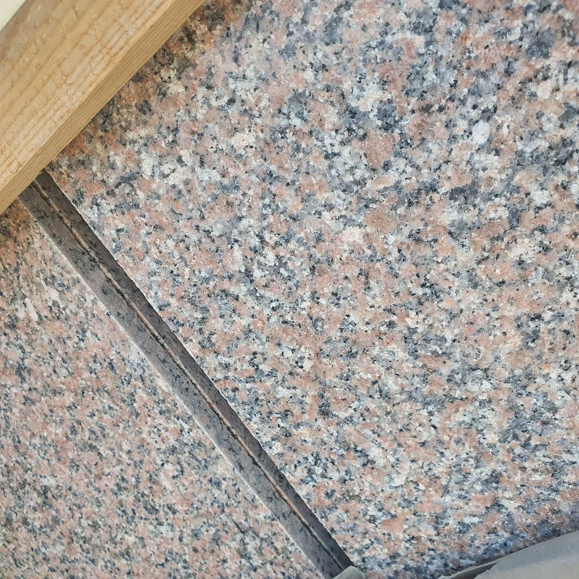 Santa Rosa 60х30х1.2cm |  polished granite 3