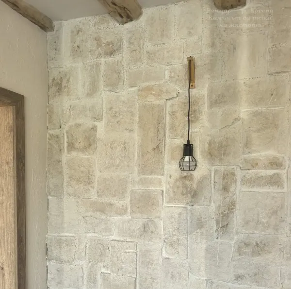 Vratsa limestone veneer (QUATRO) with cut backs 1