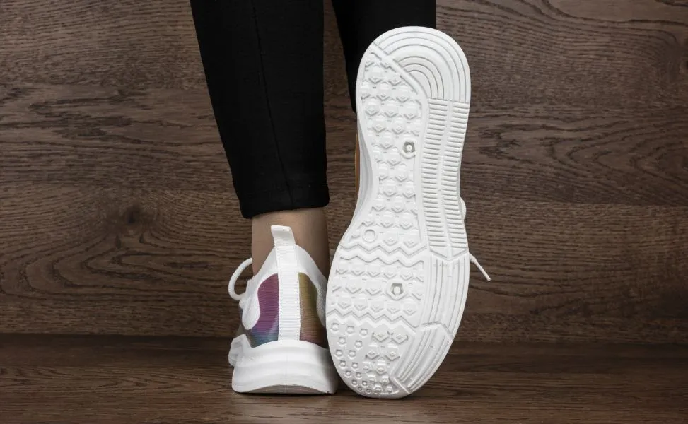 Спортни обувки White Hologram 4